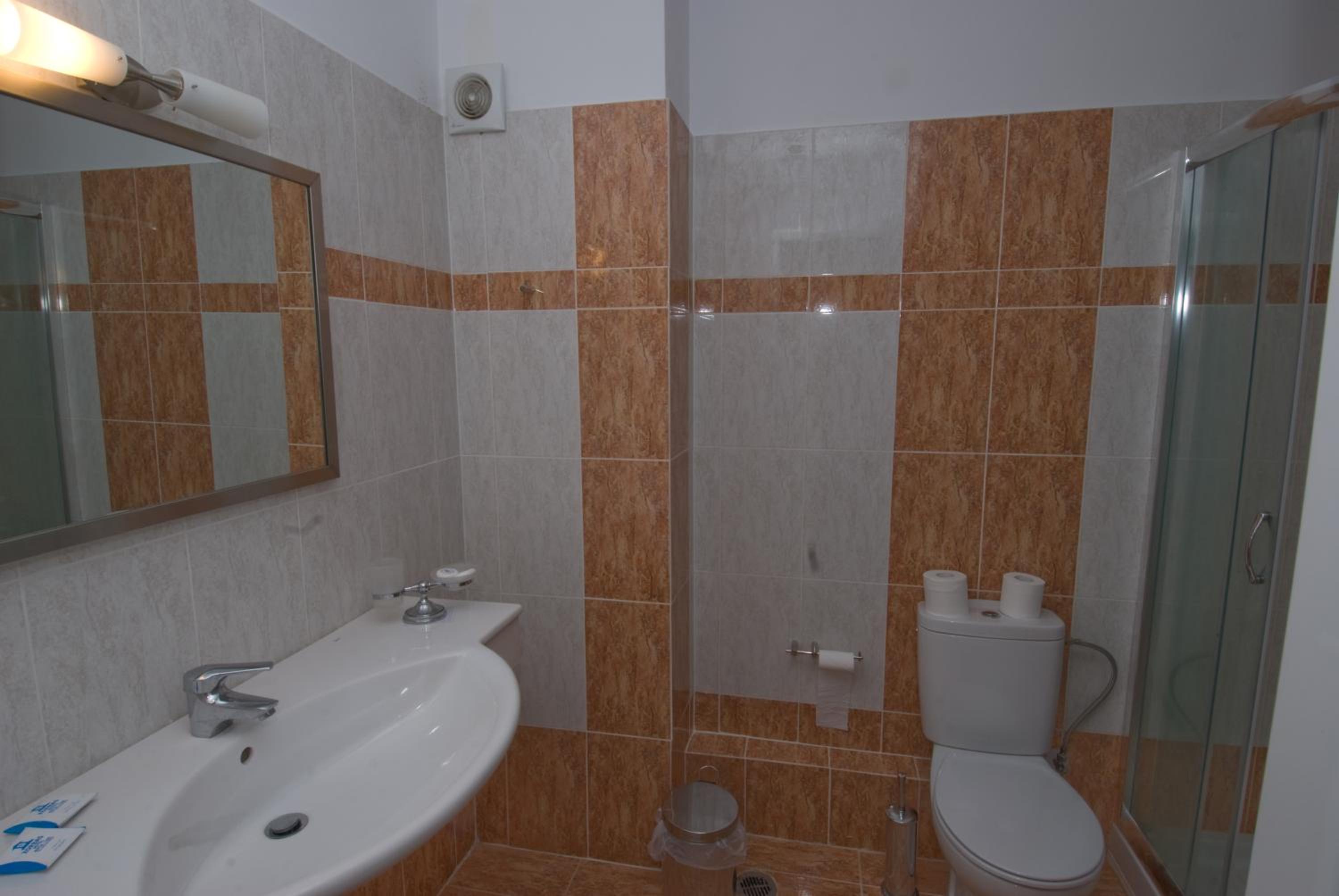 Double or Twin Room photo 3