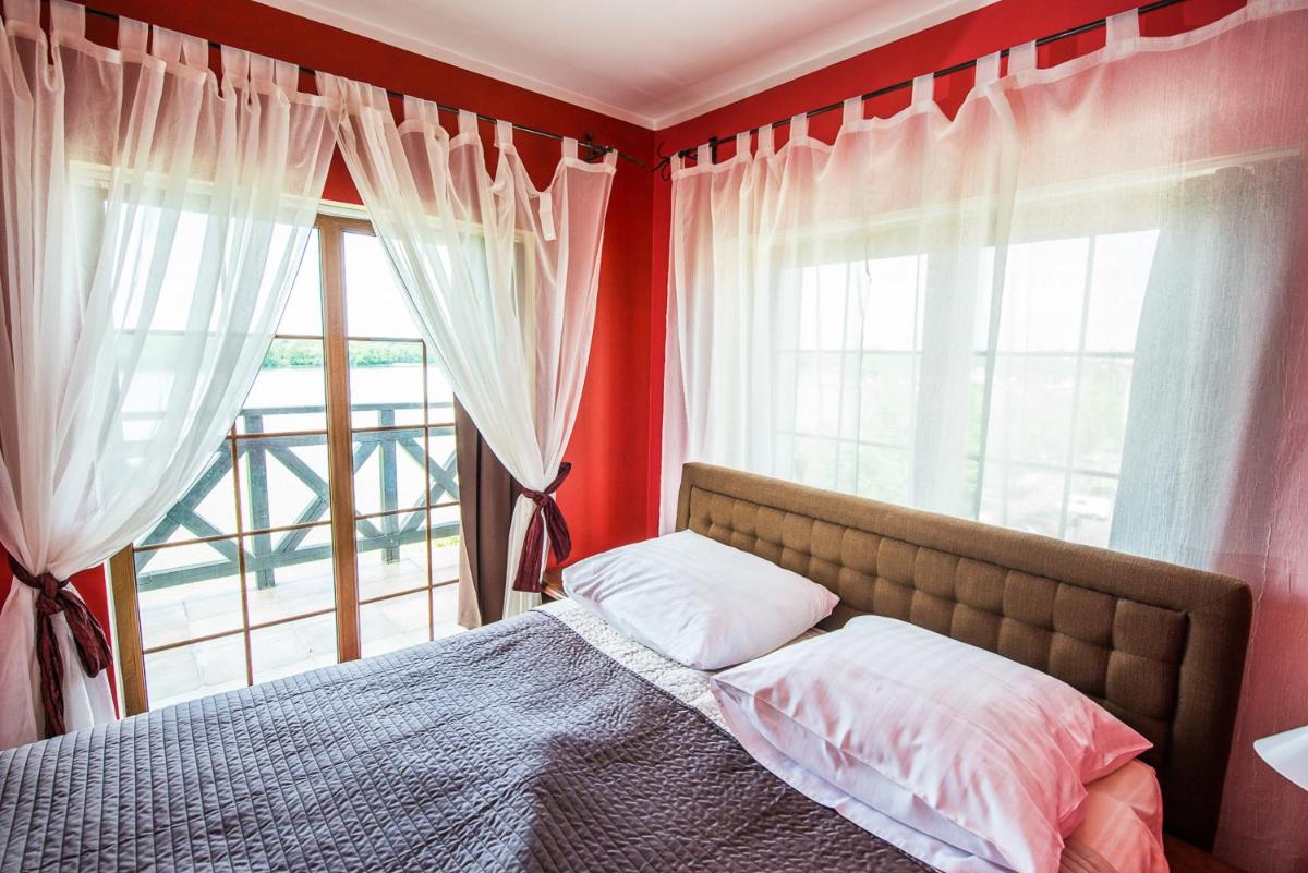 Suite with Lake View photo 1