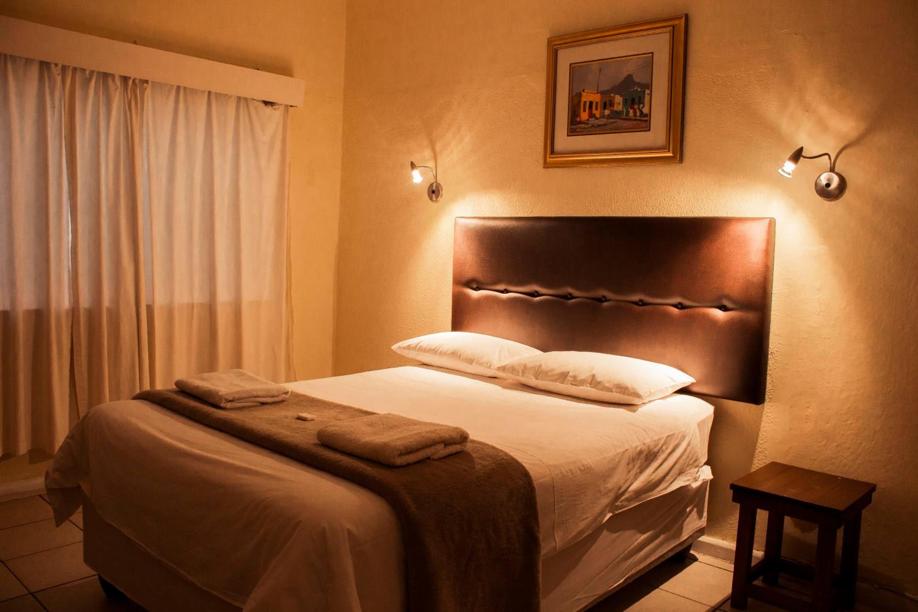 Double Room with Private Bathroom - Photo 1