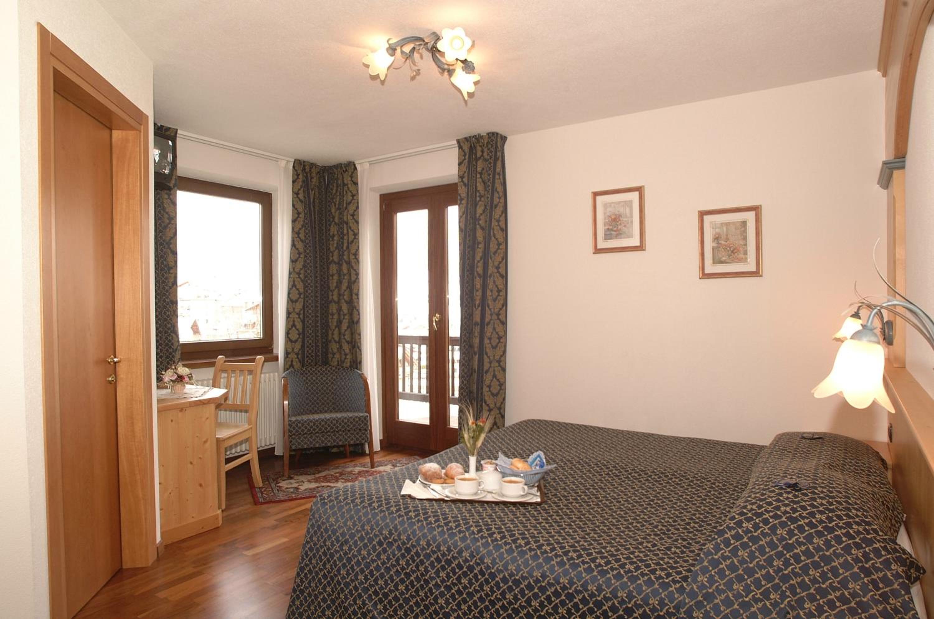 Double or Twin Room photo 3