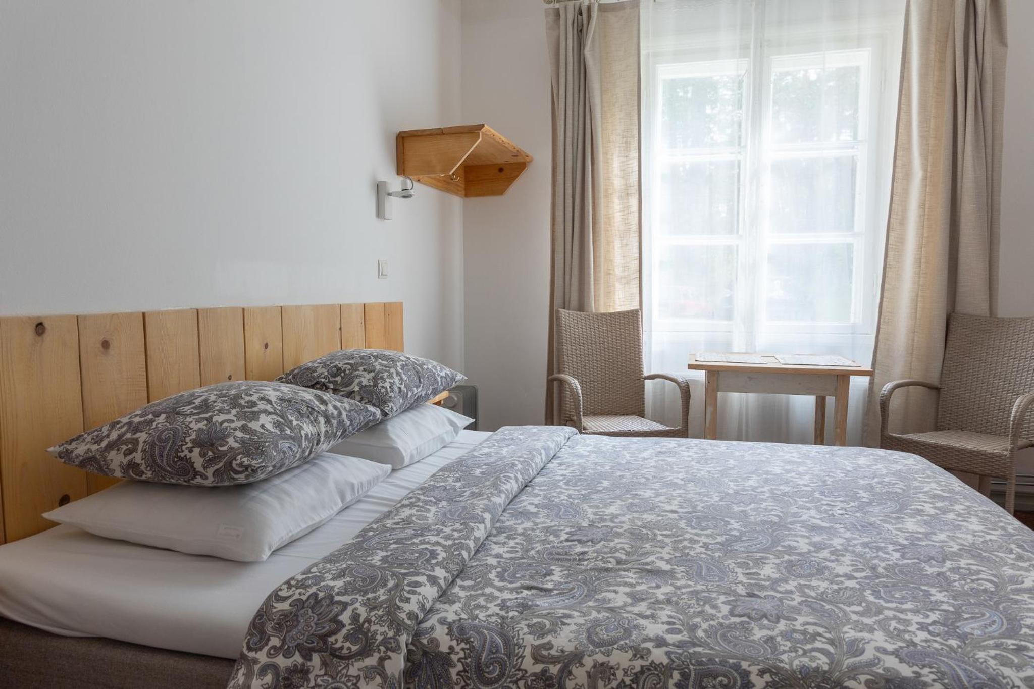 One-Bedroom Apartment - Non-Smoking photo 2