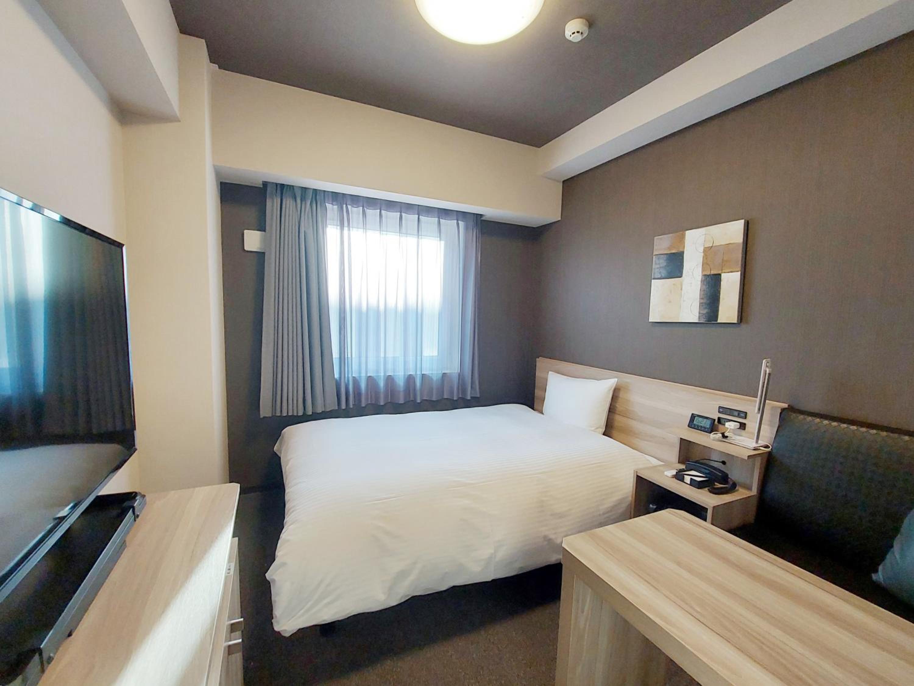 Single Room - Non-Smoking - With Smoking Area on the Floor
