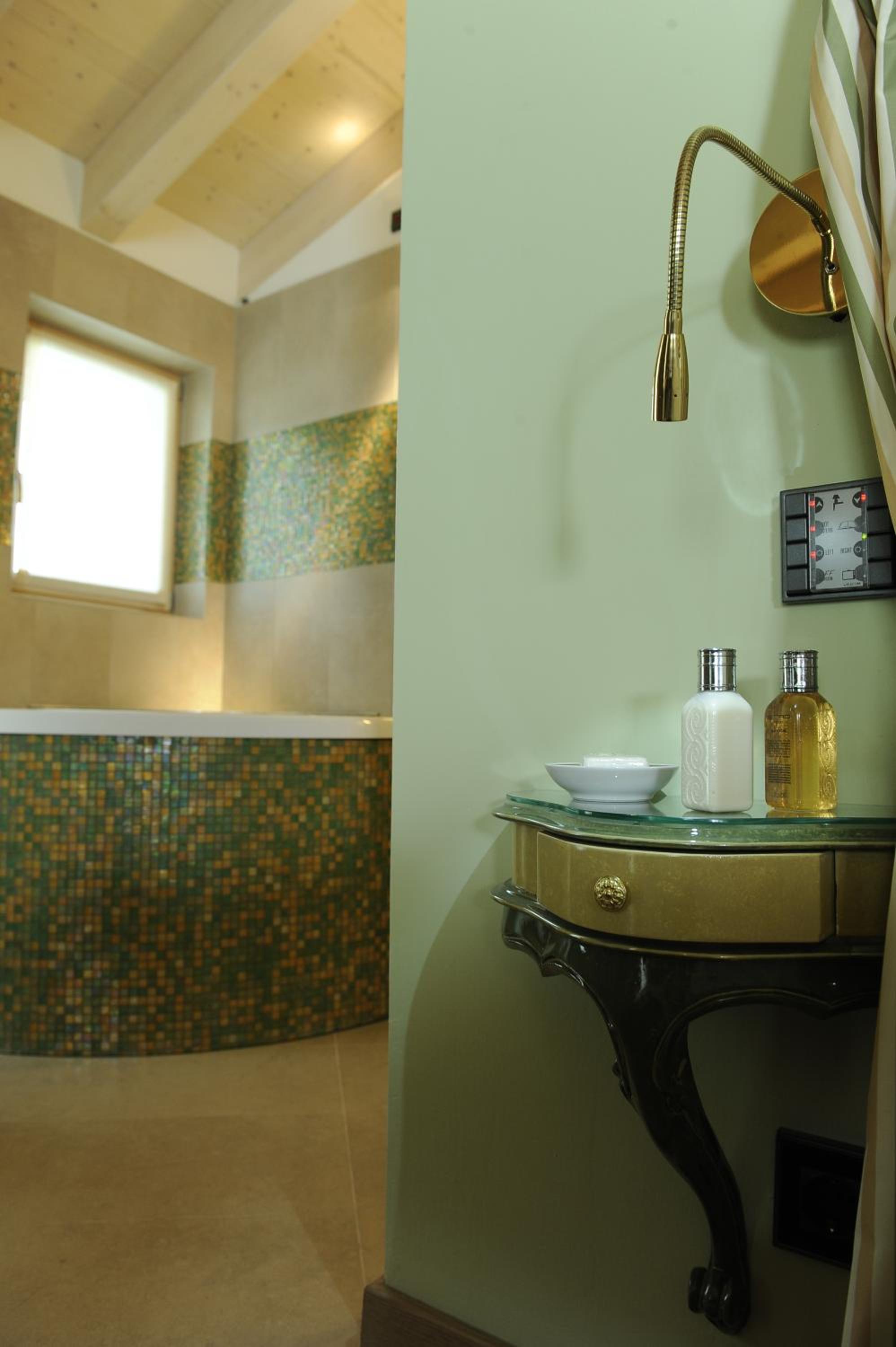 Deluxe Suite - Photo 14