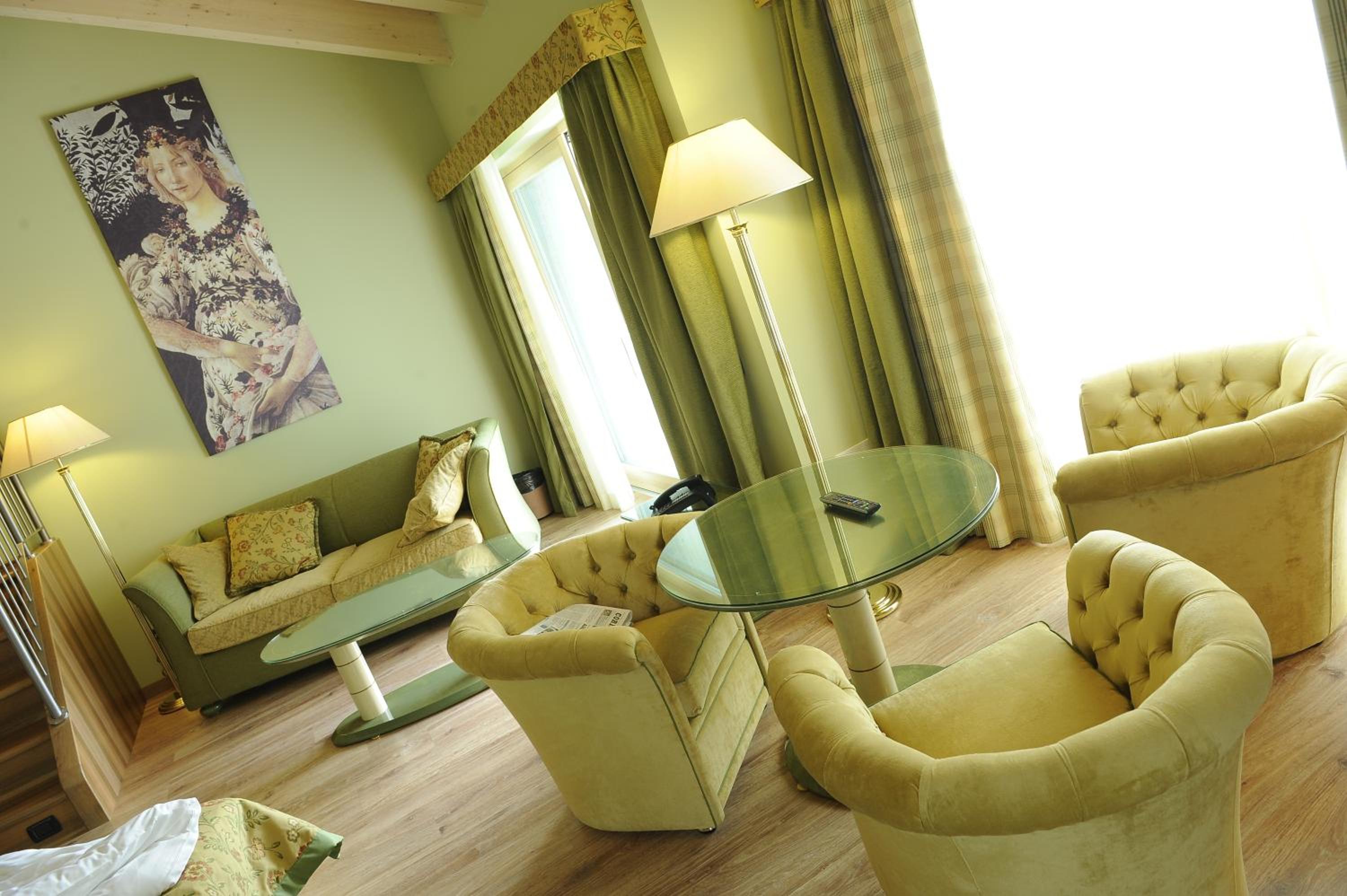 Deluxe Suite - Photo 9