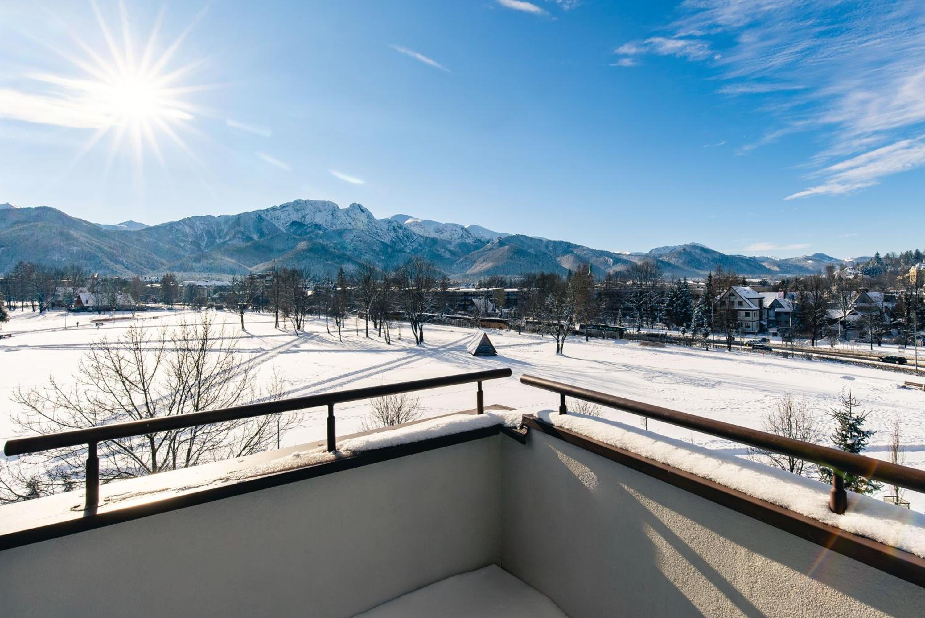 Double Room with Balcony - Photo 4