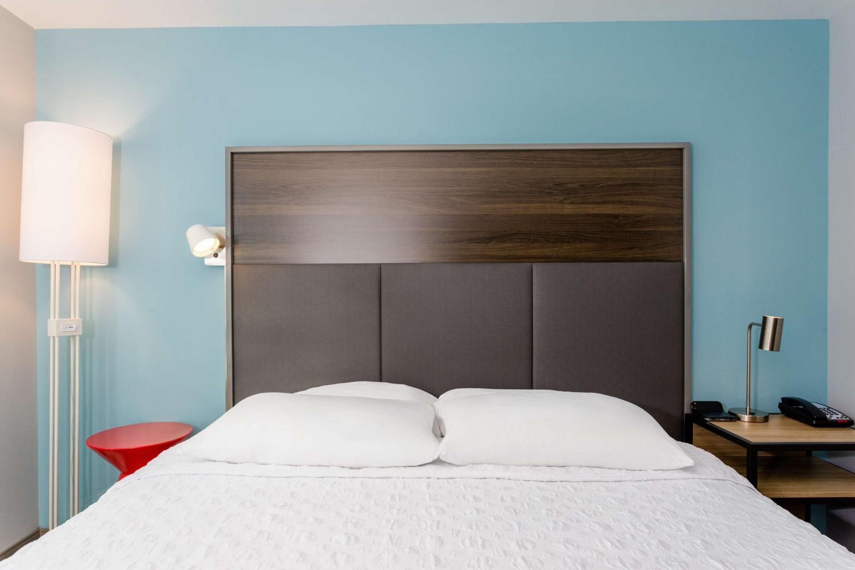 King Room - Hearing Access - Photo 9