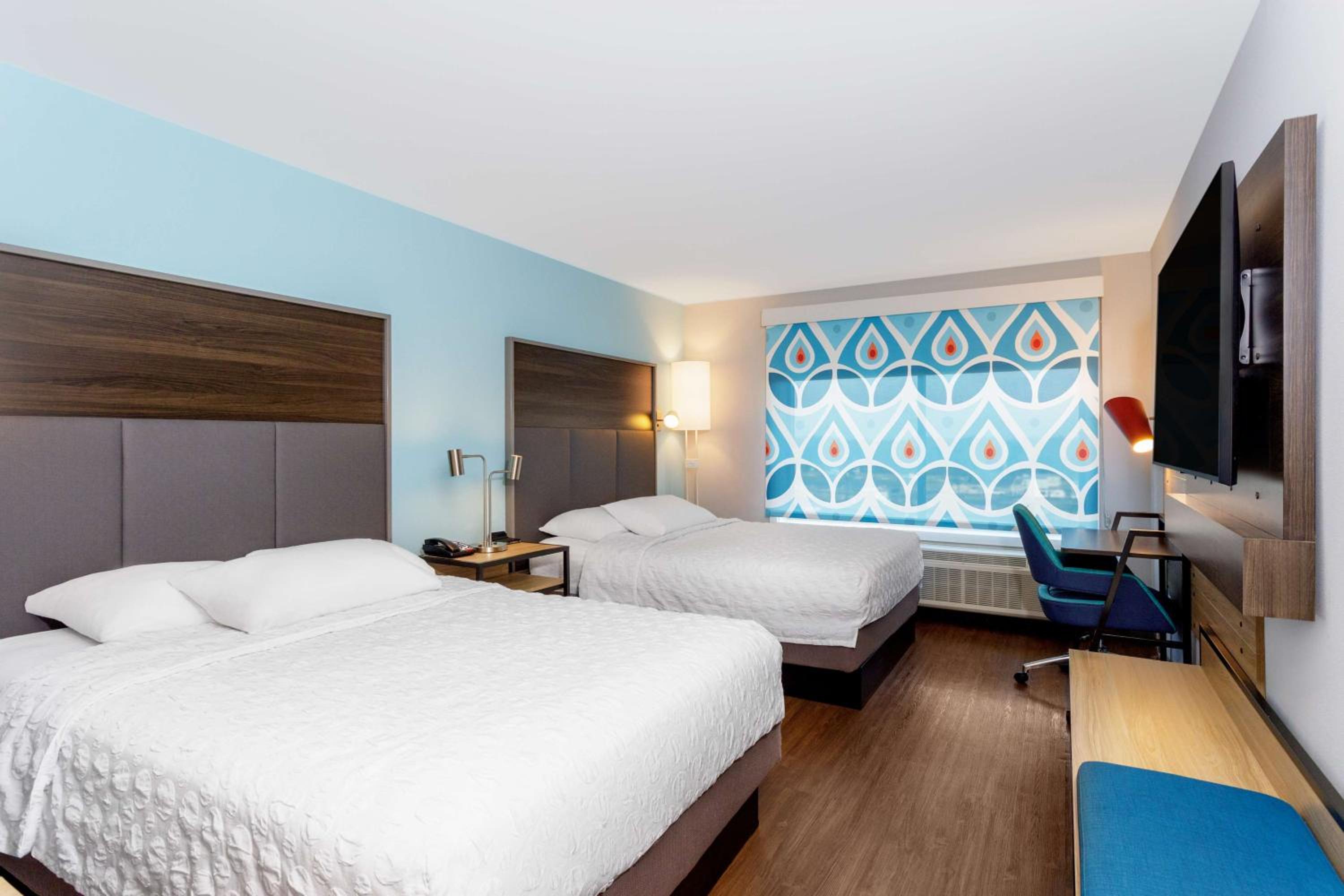 Queen Room with Two Queen Beds - Hearing Access - Photo 8
