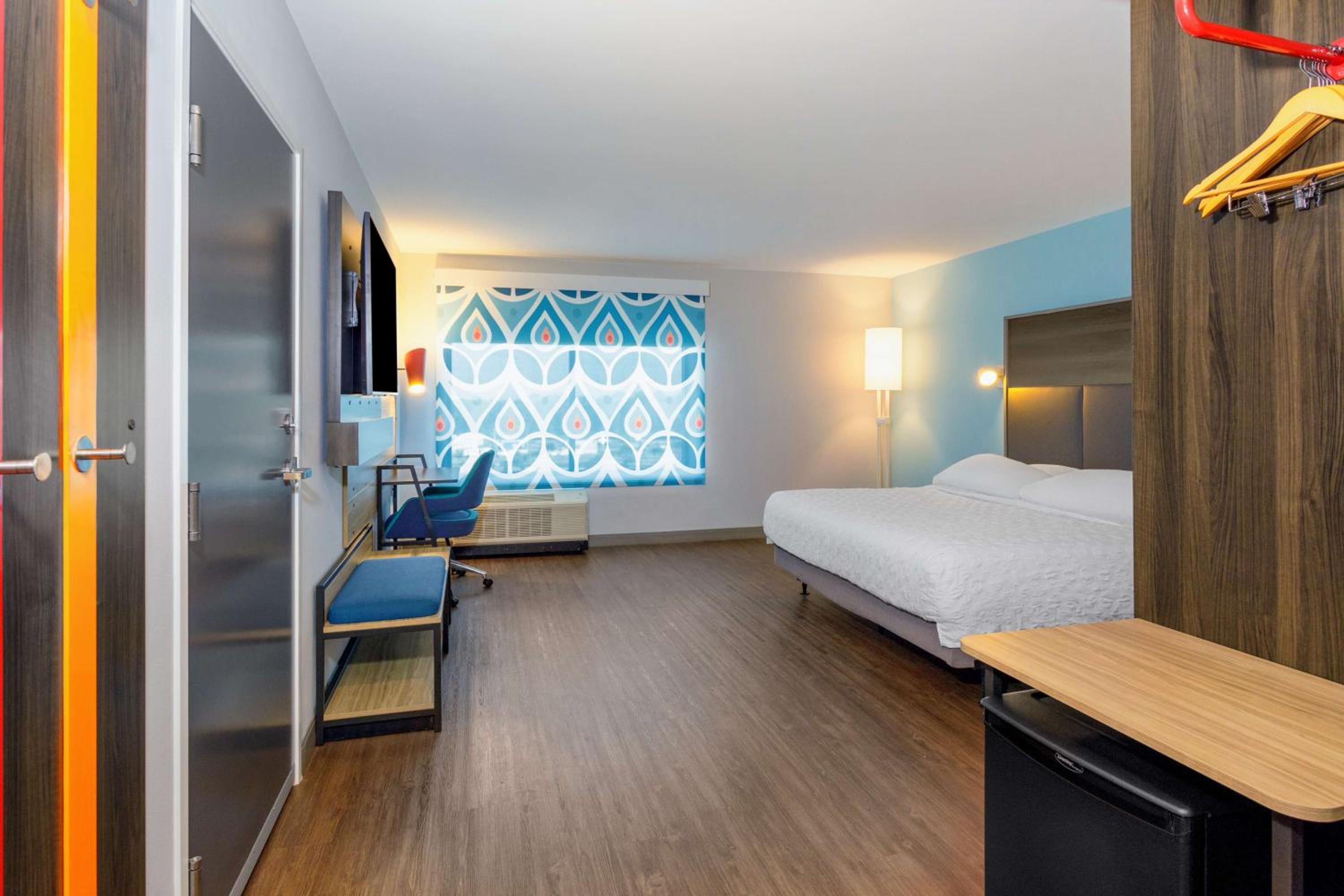 King Room With Bath Tub - Mobility Access - Photo 4