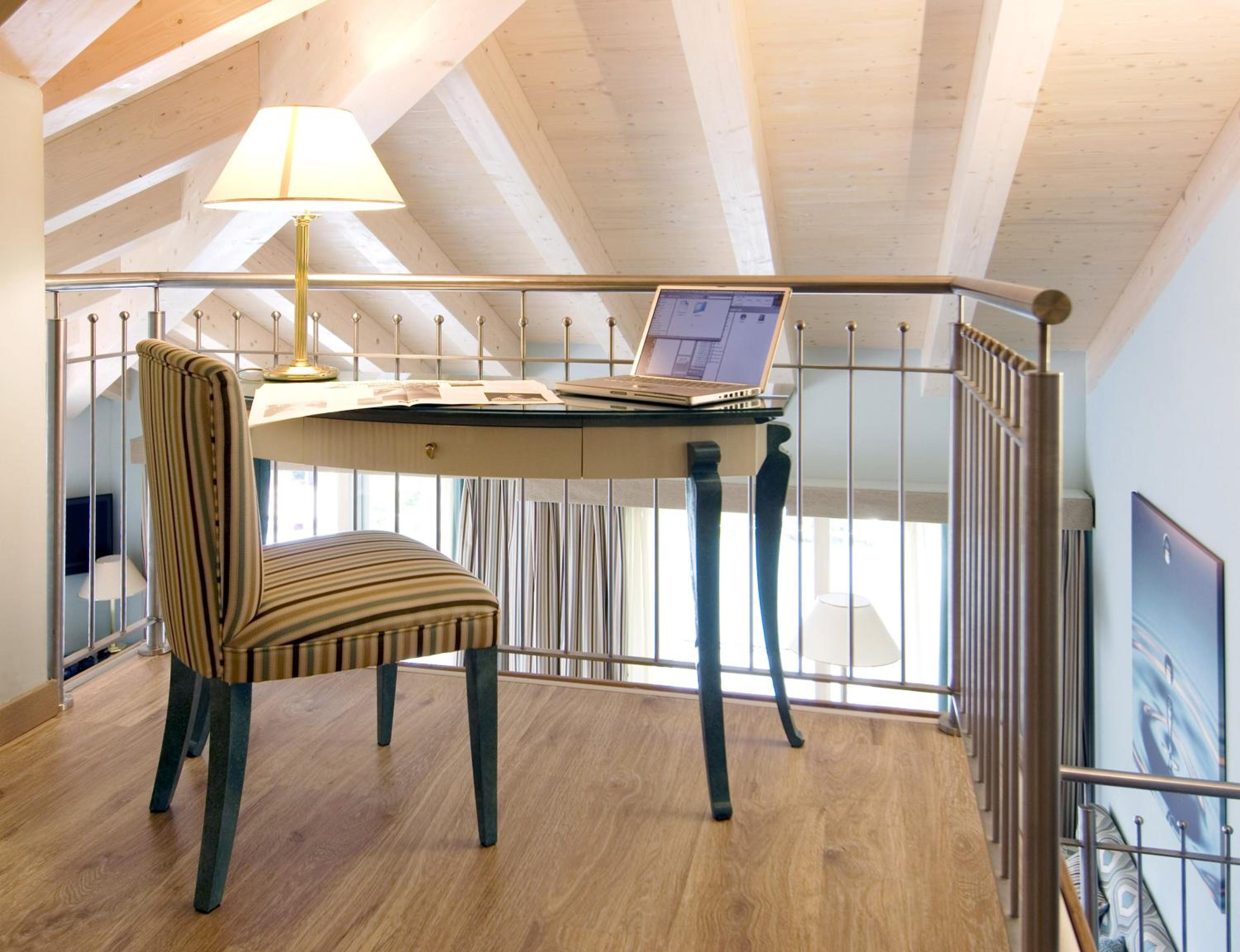 Deluxe Suite - Photo 11