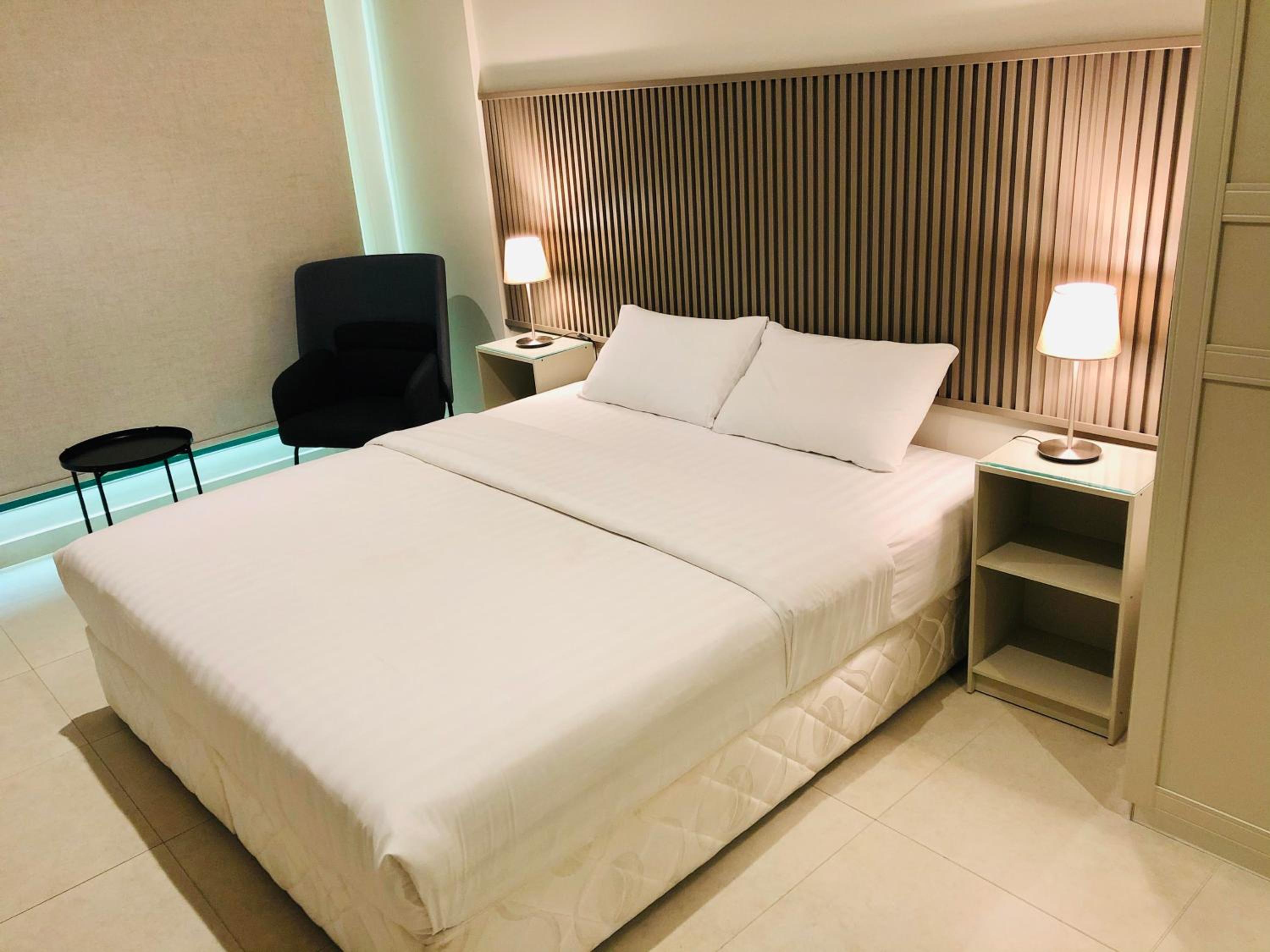Single Room - Photo 12