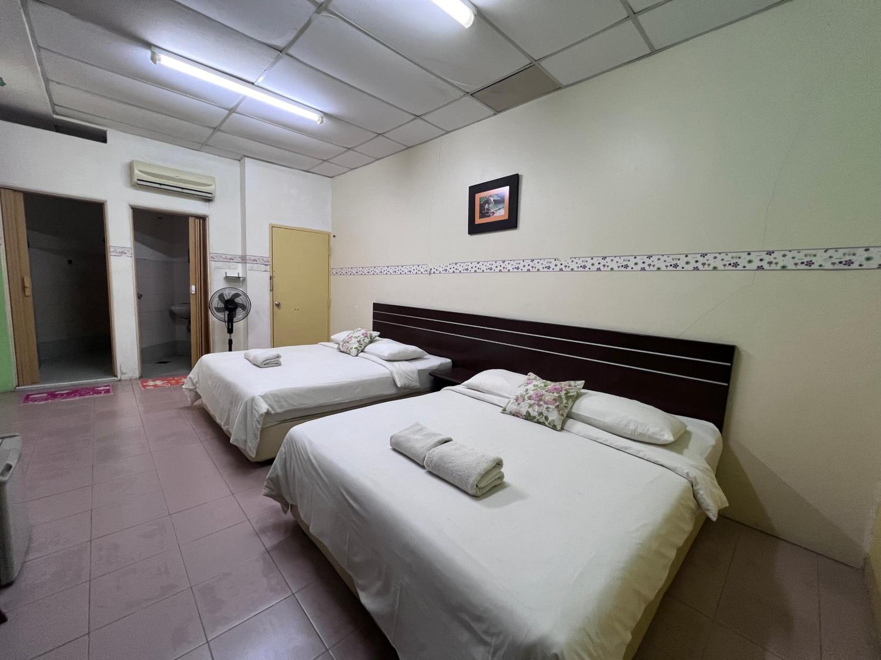 Classic Quadruple Room photo 2
