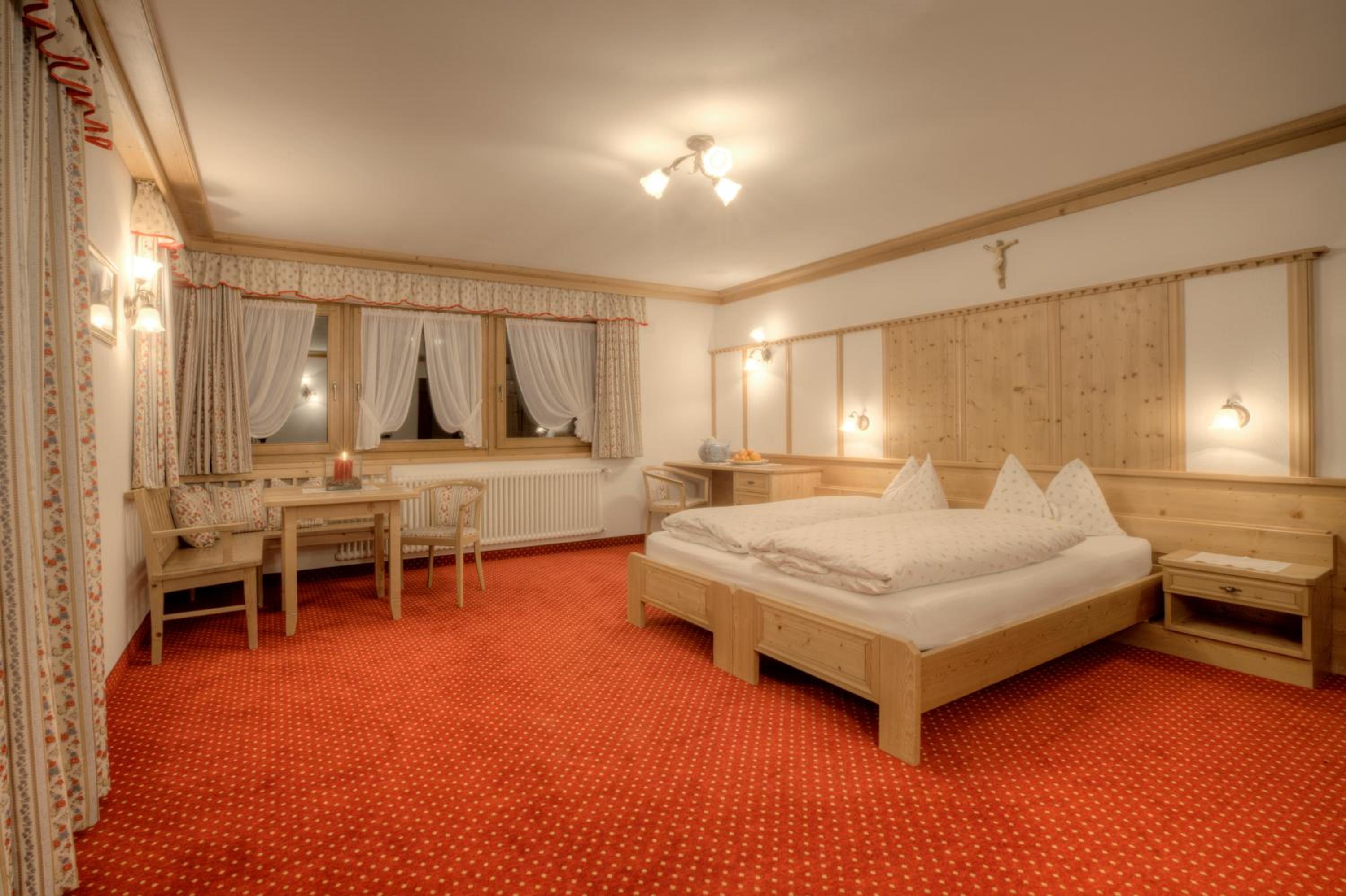 Suite - Photo 2