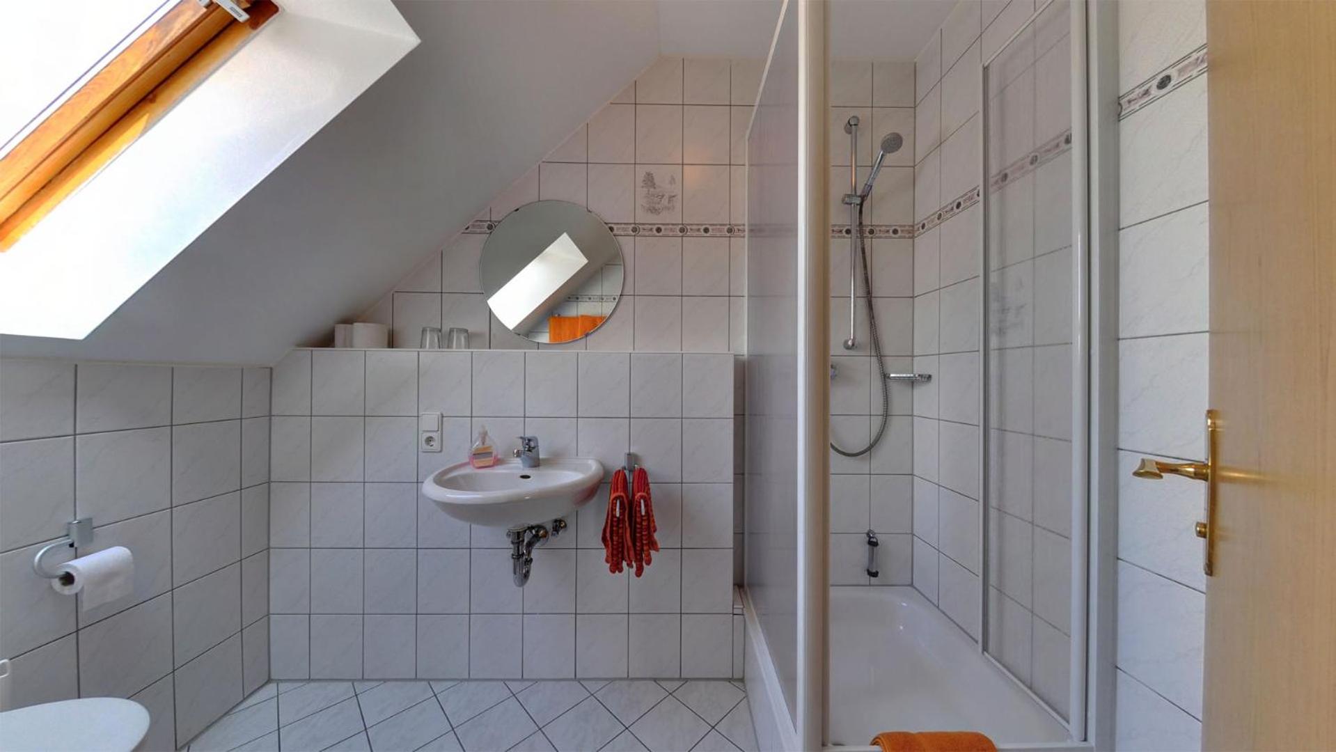 Double or Twin Room - Photo 3