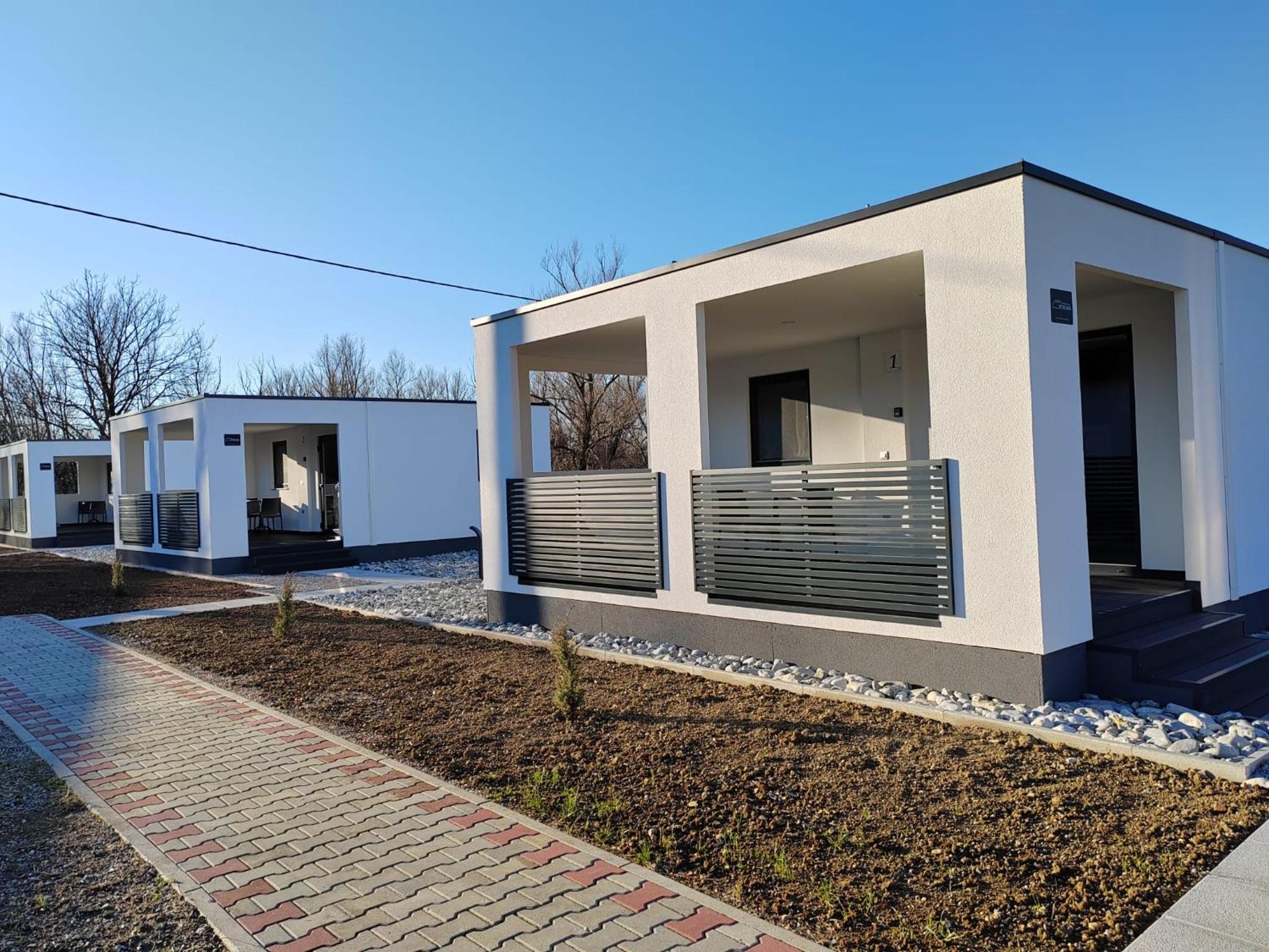 Mobile Home - Photo 1