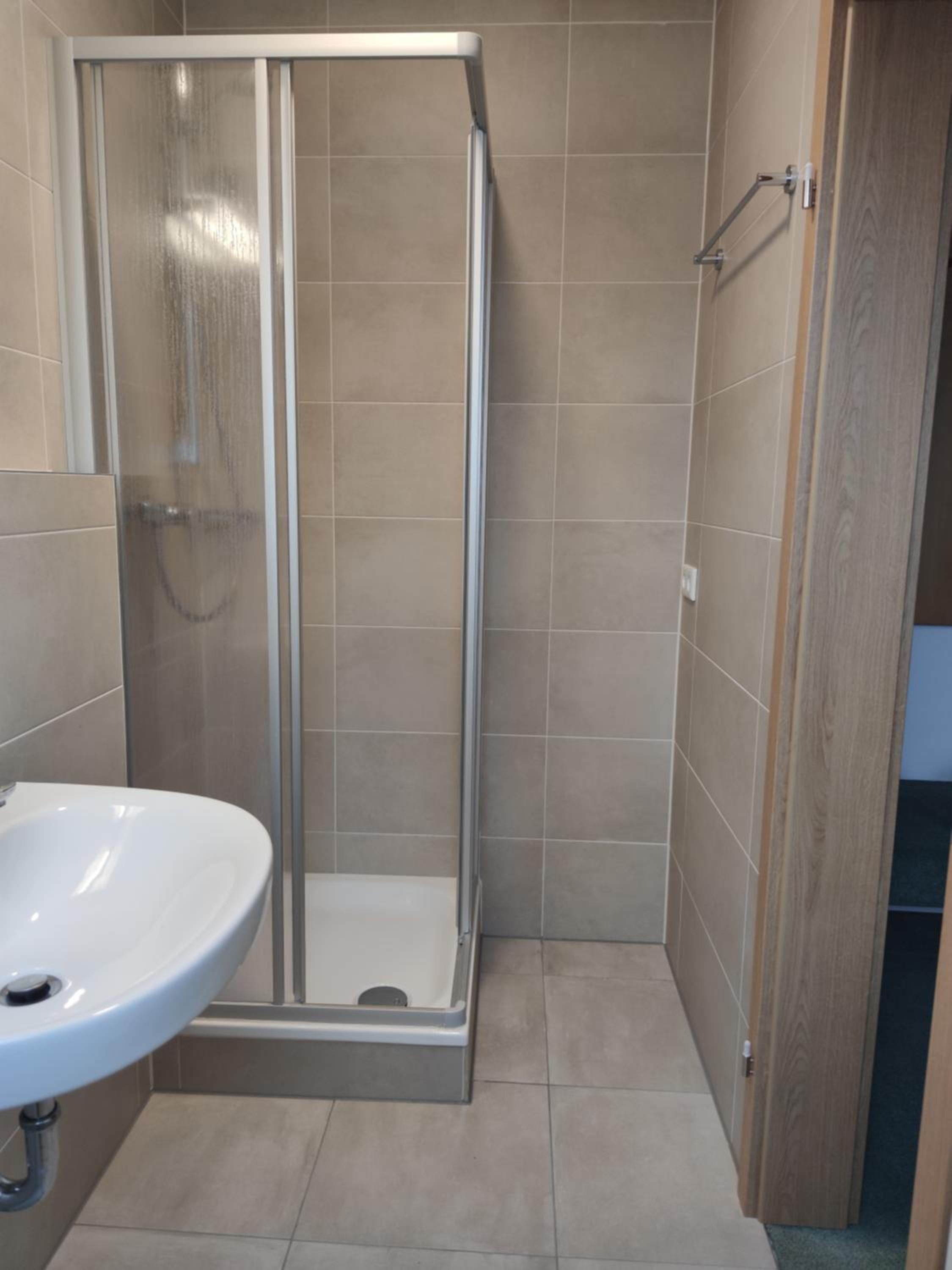 Double or Twin Room - Photo 4