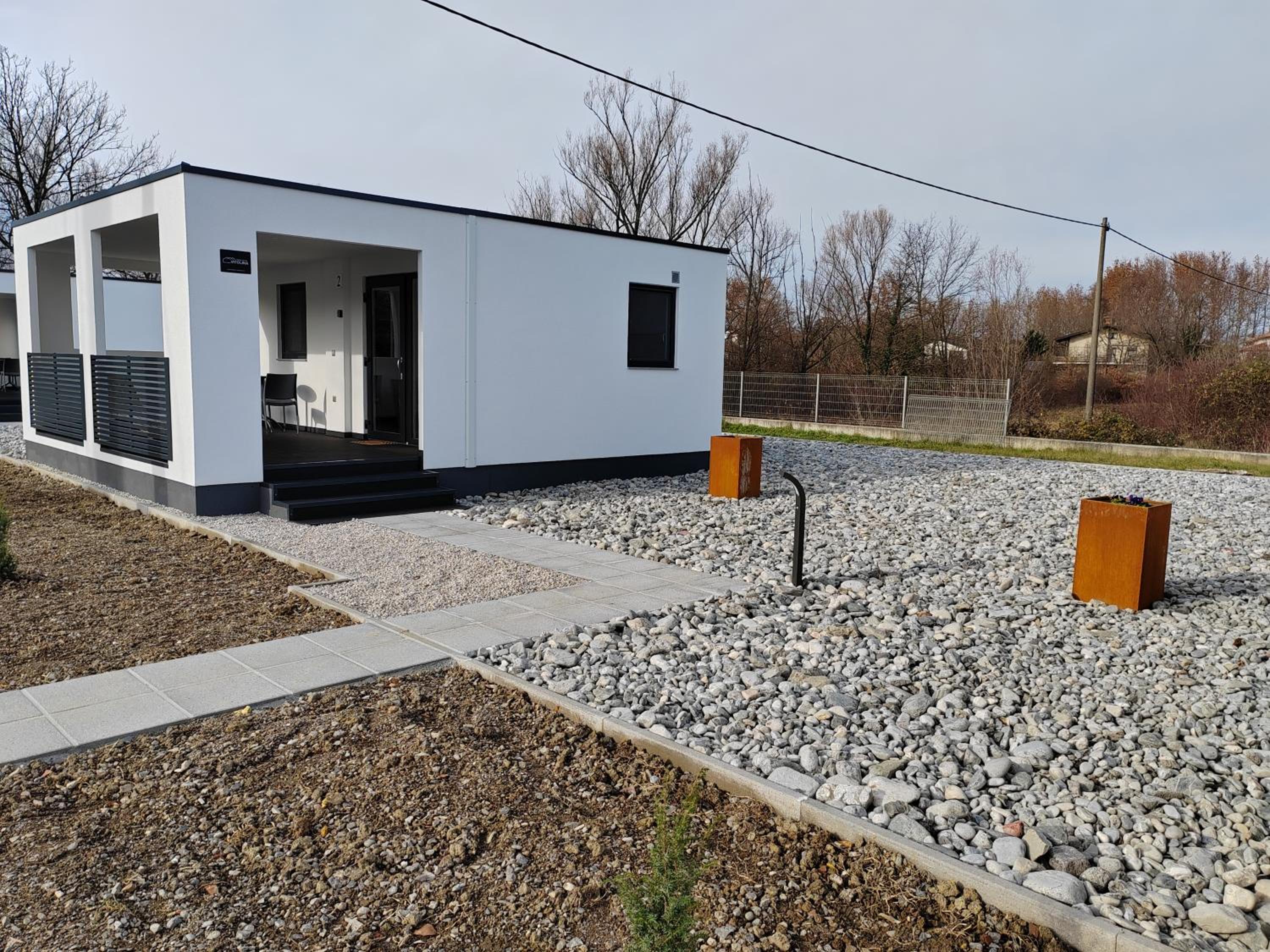 Mobile Home - Photo 2