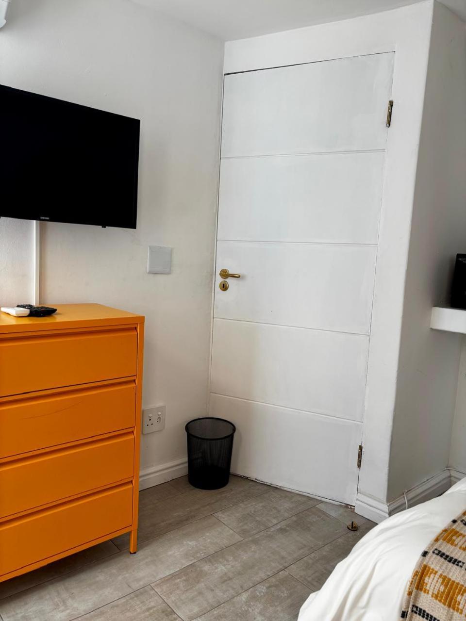 Budget Double Room photo 2
