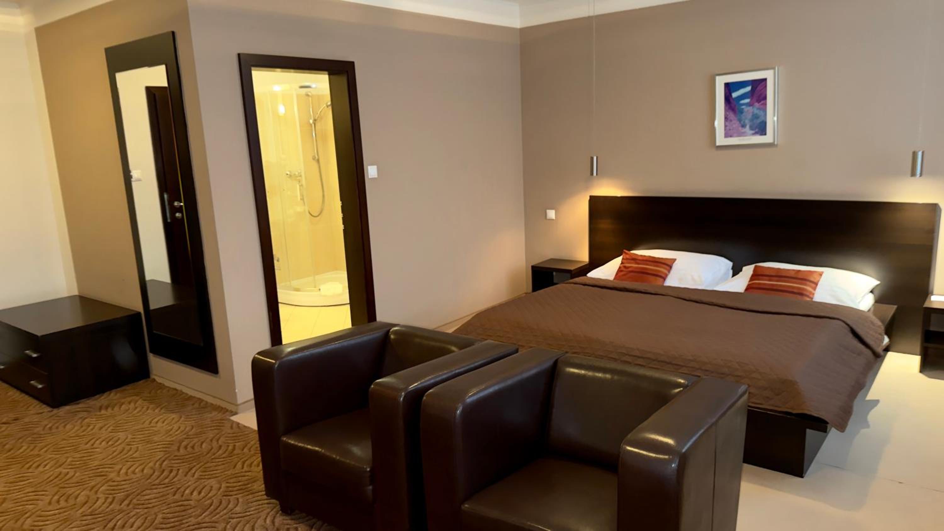 Business Room - Photo 10