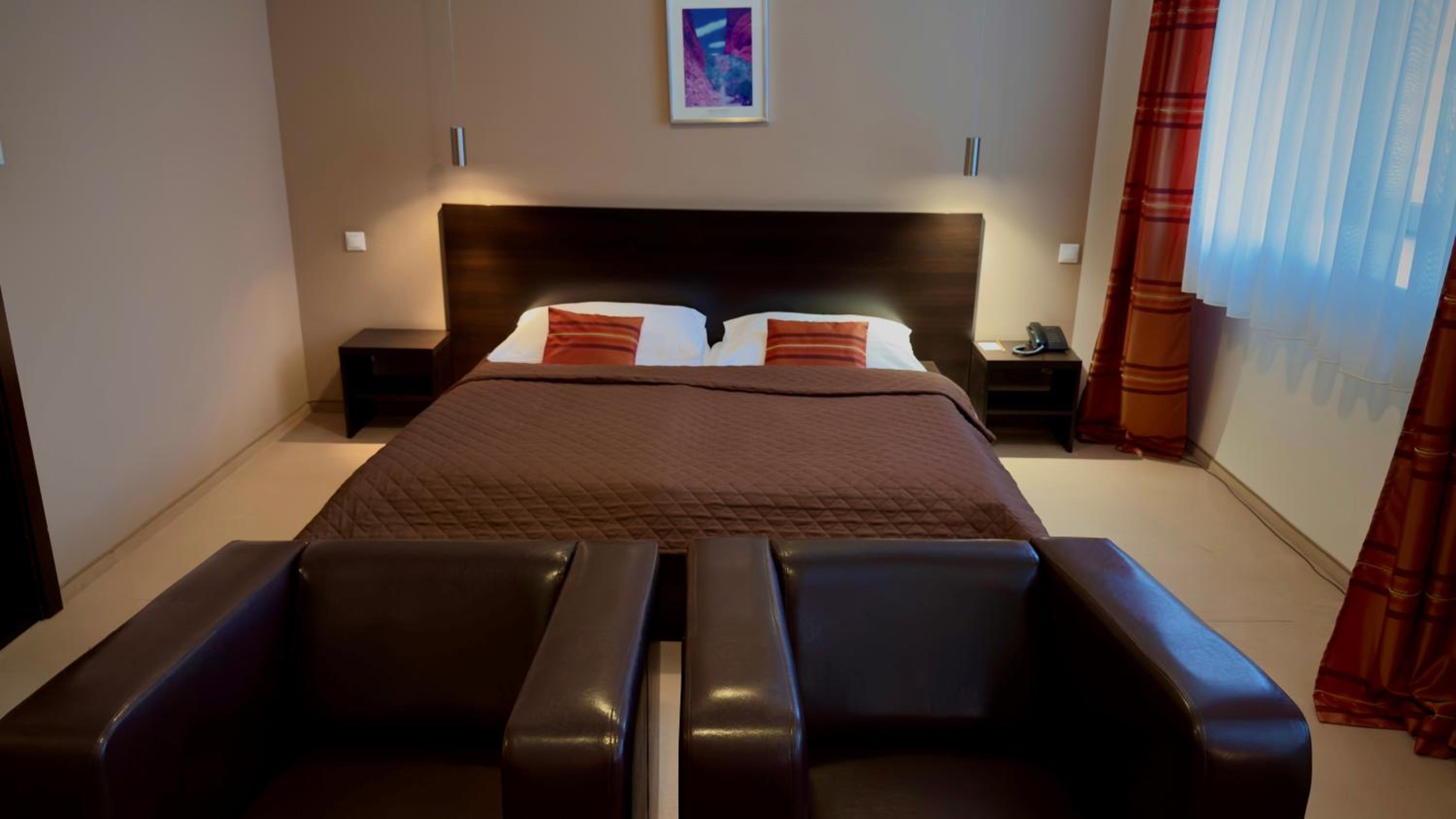 Business Room - Photo 6
