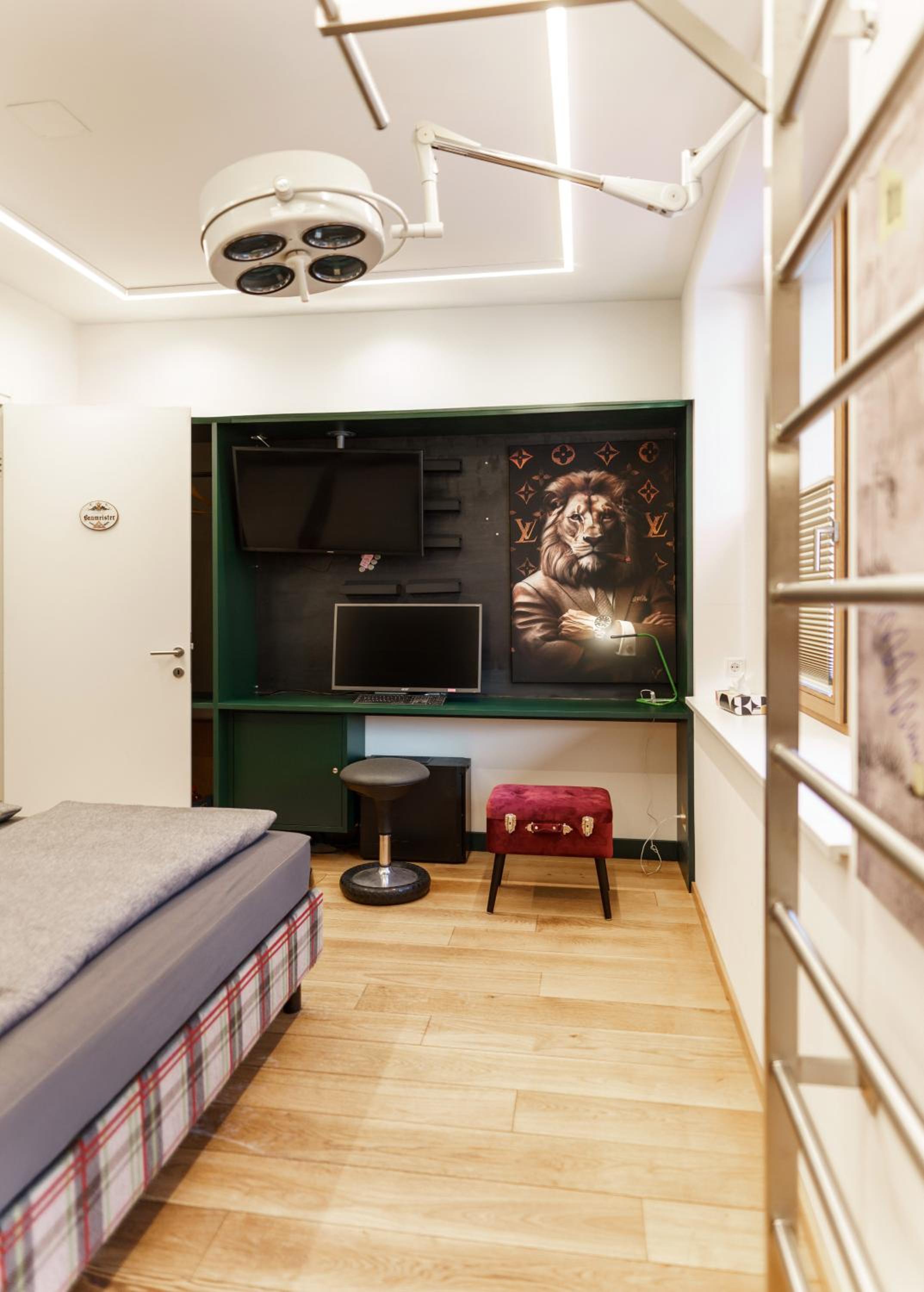 One-Bedroom Apartment