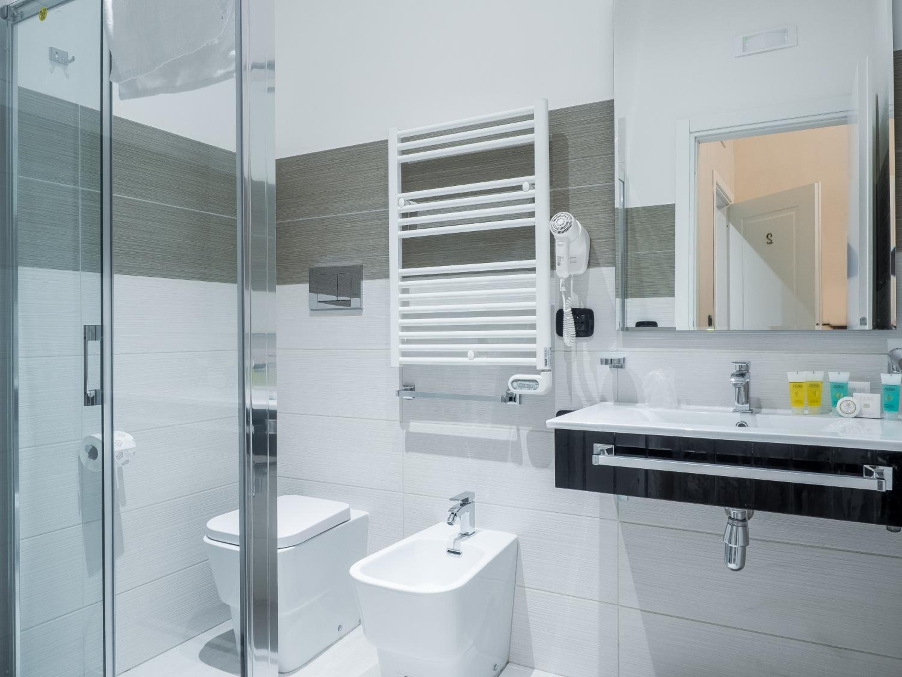 Double or Twin Room photo 2