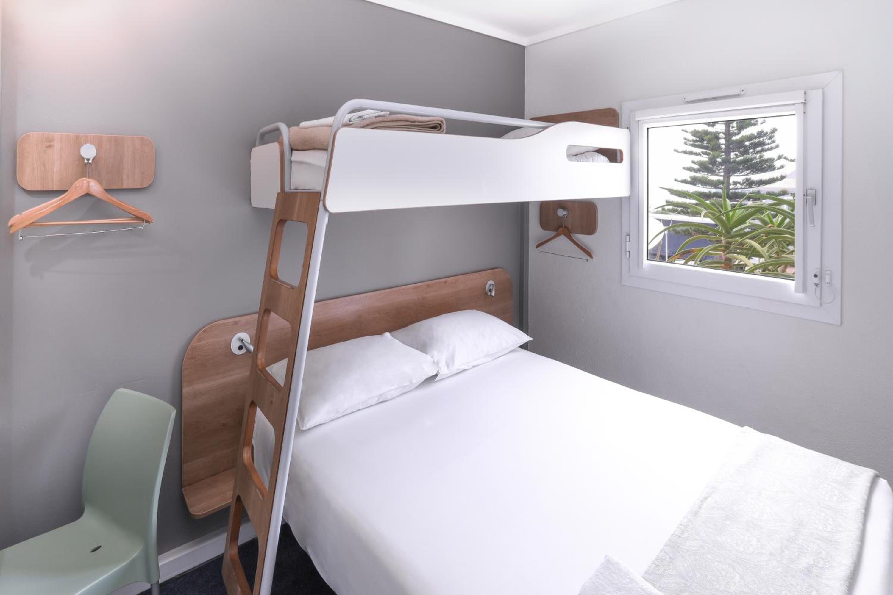 Standard Triple Room (Smoking) photo 3