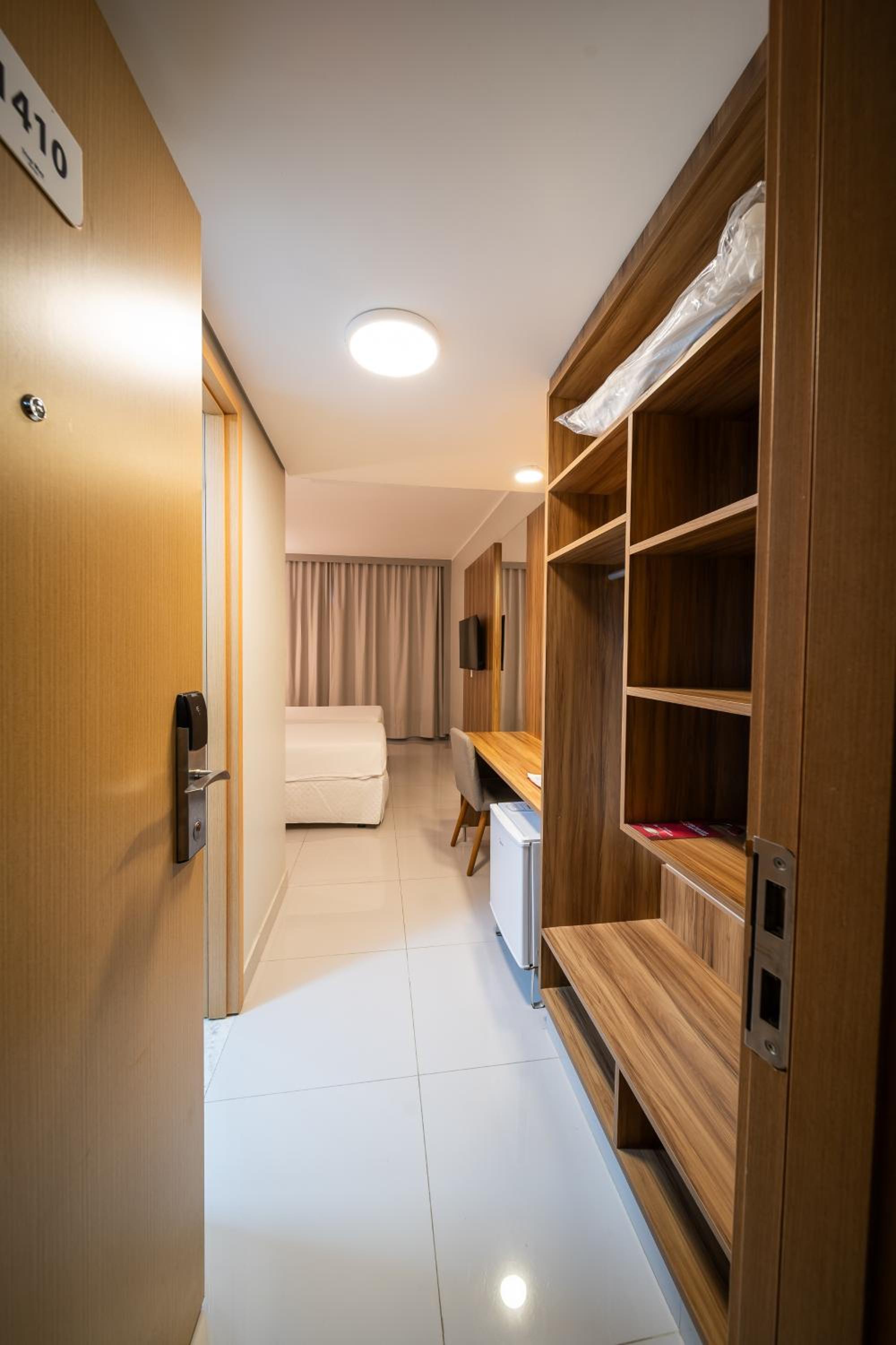 Standard Twin Room - Photo 6