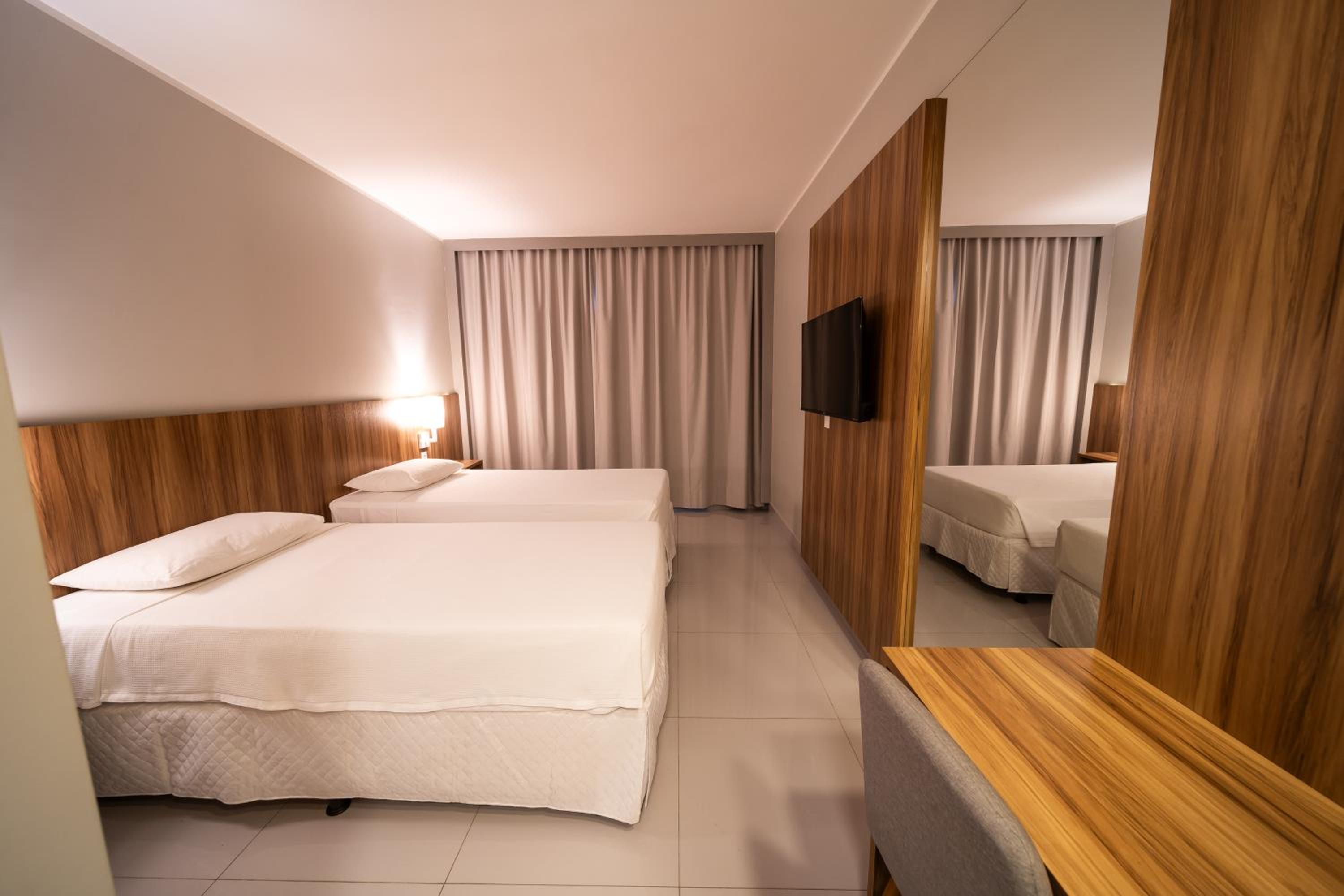 Standard Twin Room - Photo 5