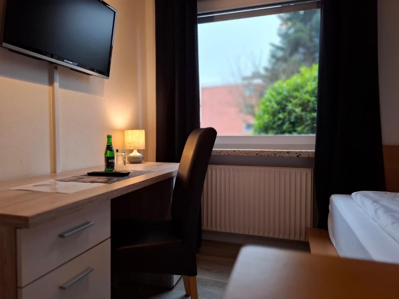 Small Double Room - Photo 1