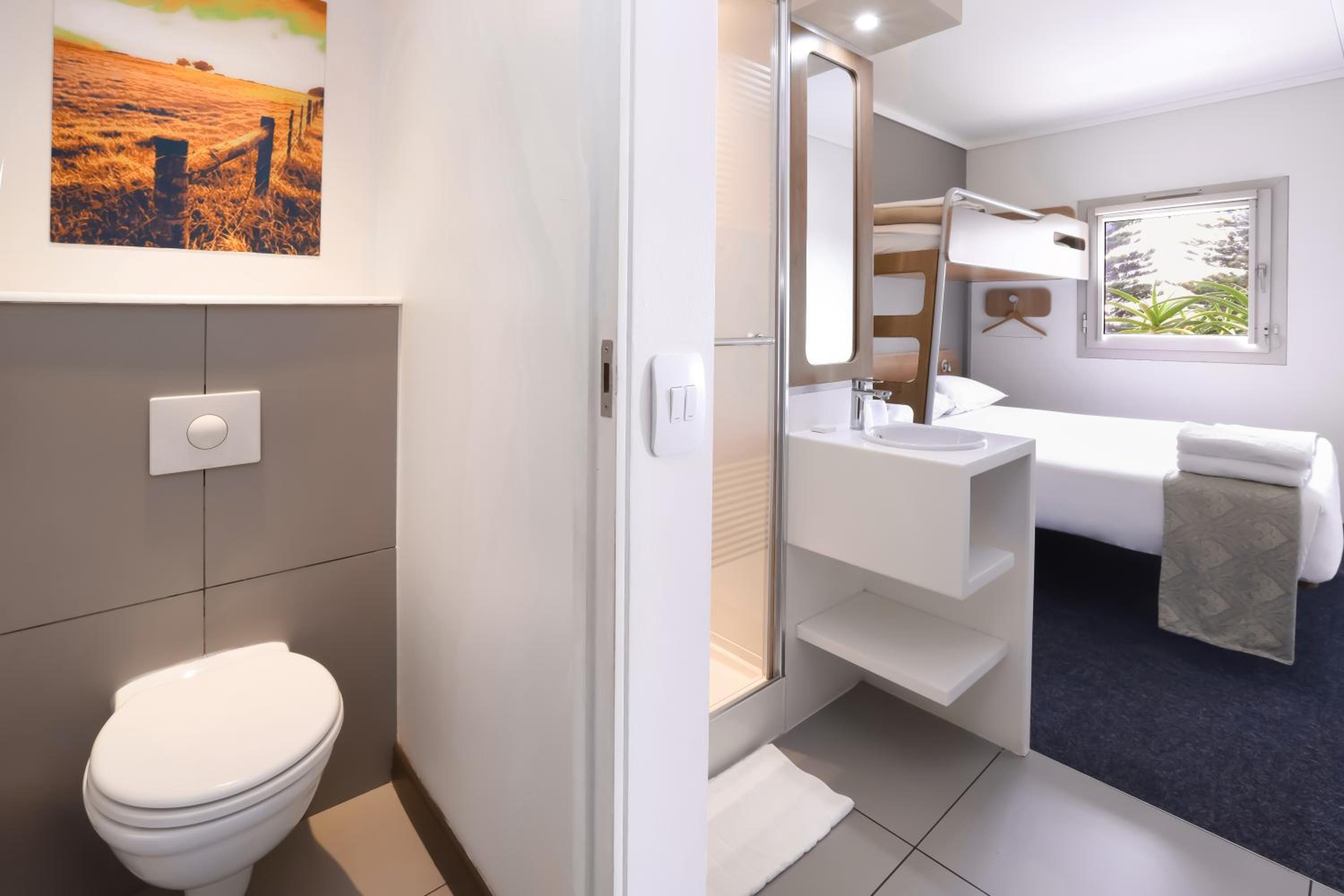 Standard Triple Room (Smoking) photo 1