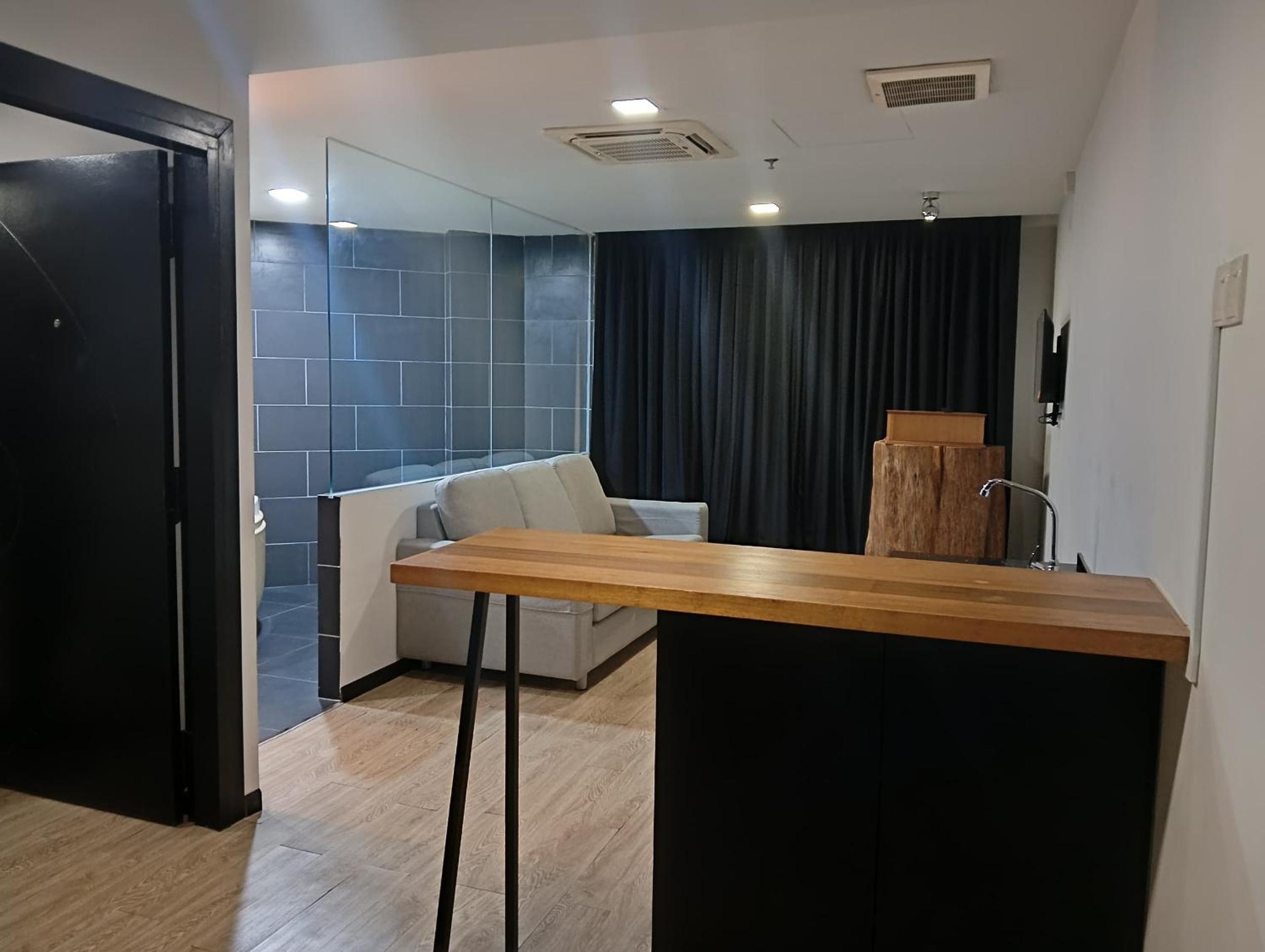 Deluxe King with Jacuzzi photo 3