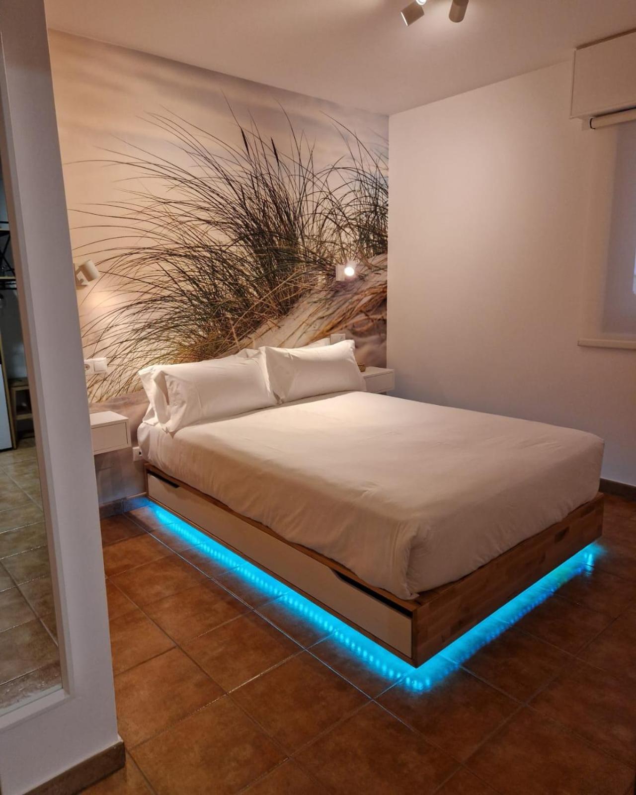 One-Bedroom Apartment with Terrace photo 3