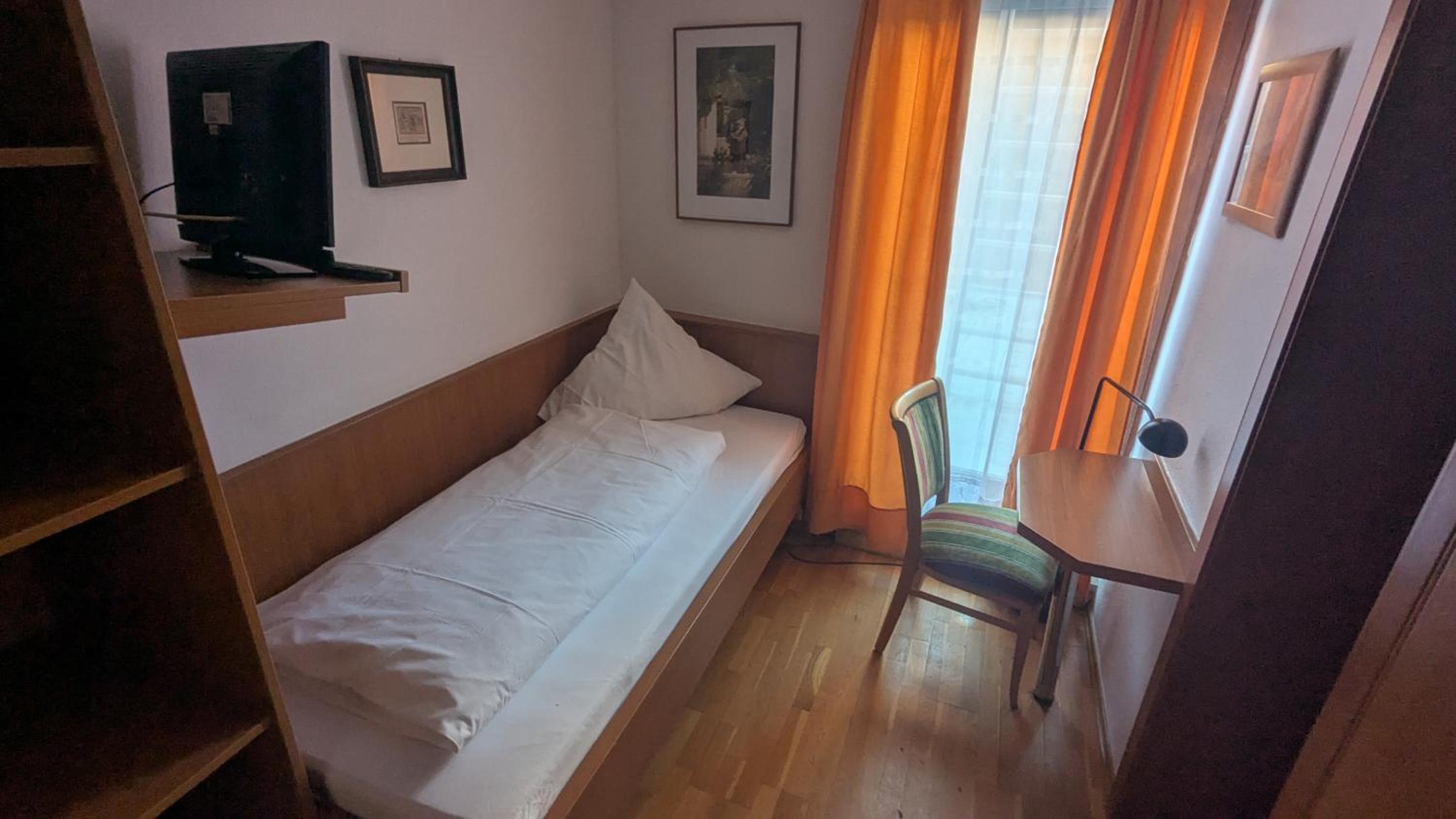 Single Room with Private Bathroom