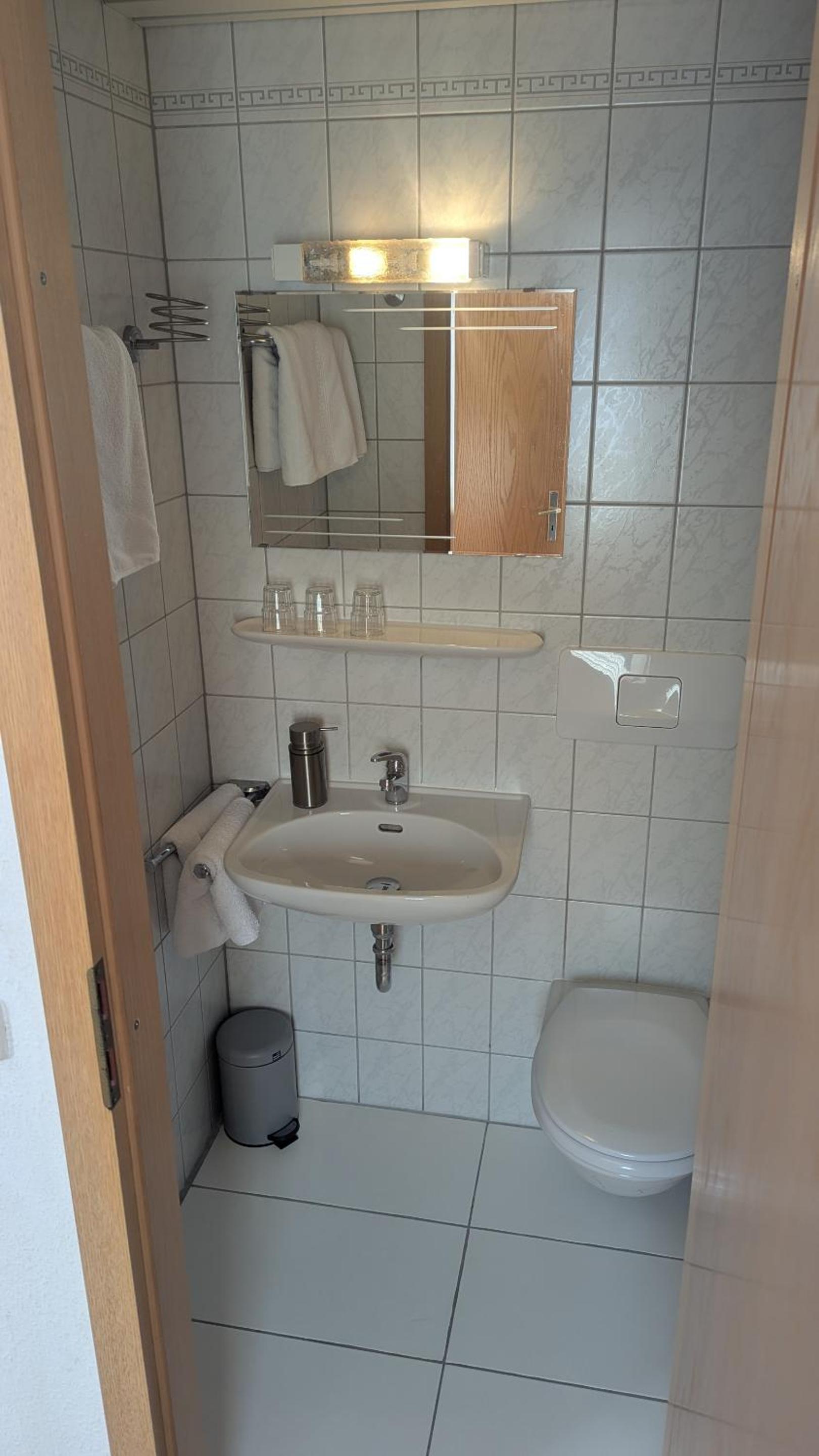 Triple Room with Private Bathroom photo 2