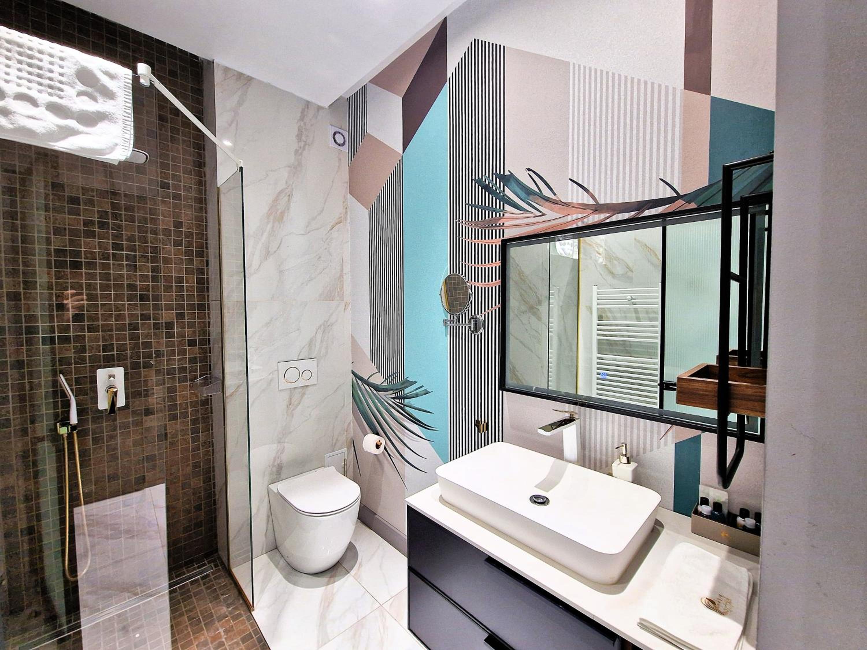 Double Room with Balcony - Photo 7