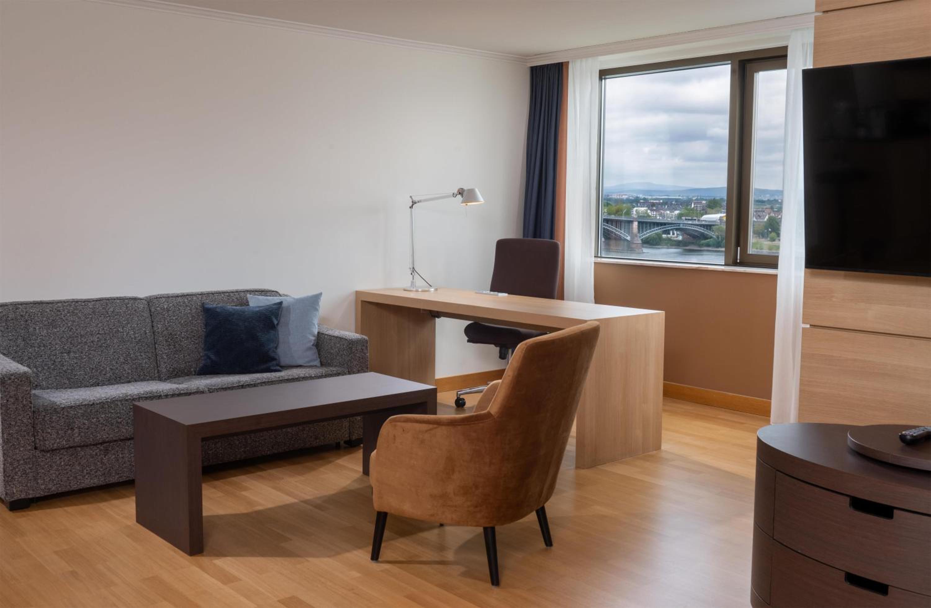 Family Junior Suite with River View - Rhine Wing