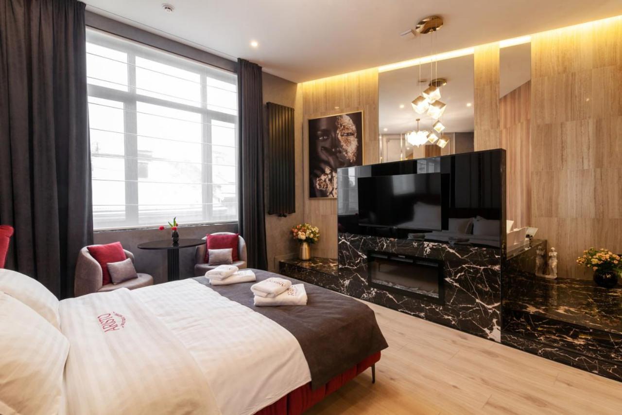 King Suite with Spa Bath photo 3