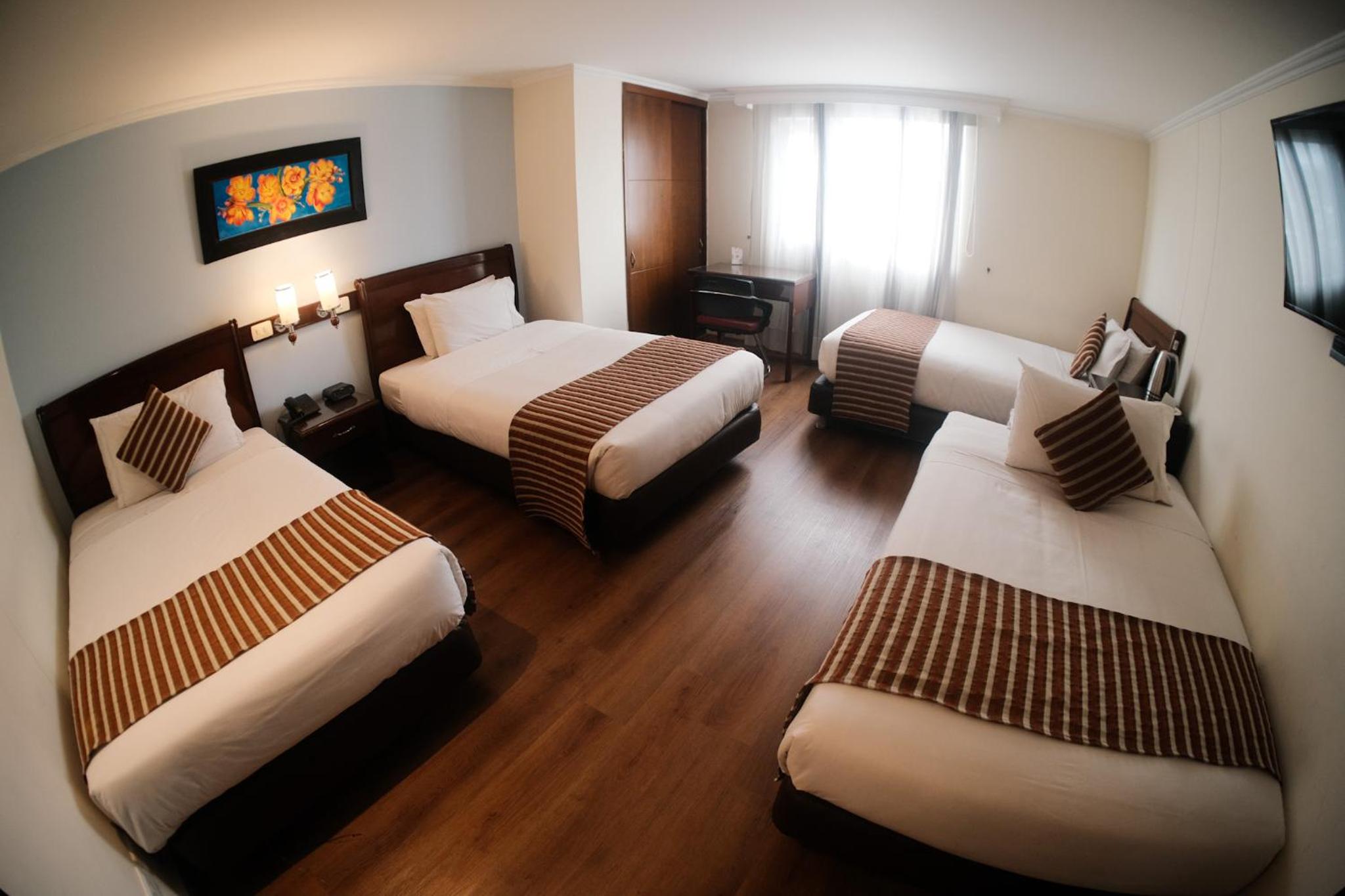 Quadruple Room with Private Bathroom