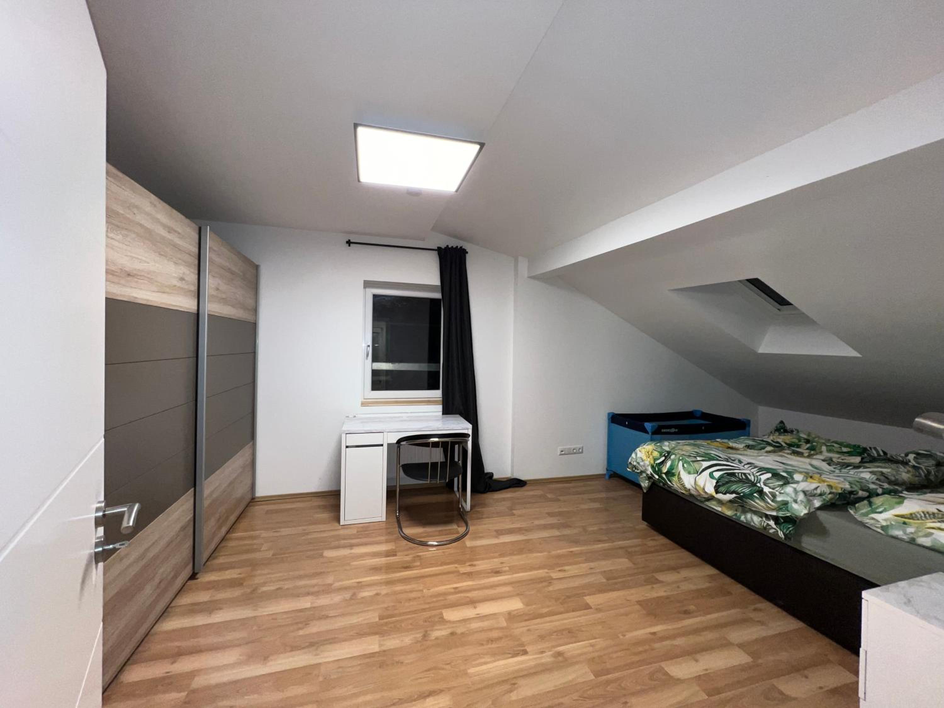 One-Bedroom Apartment photo 1