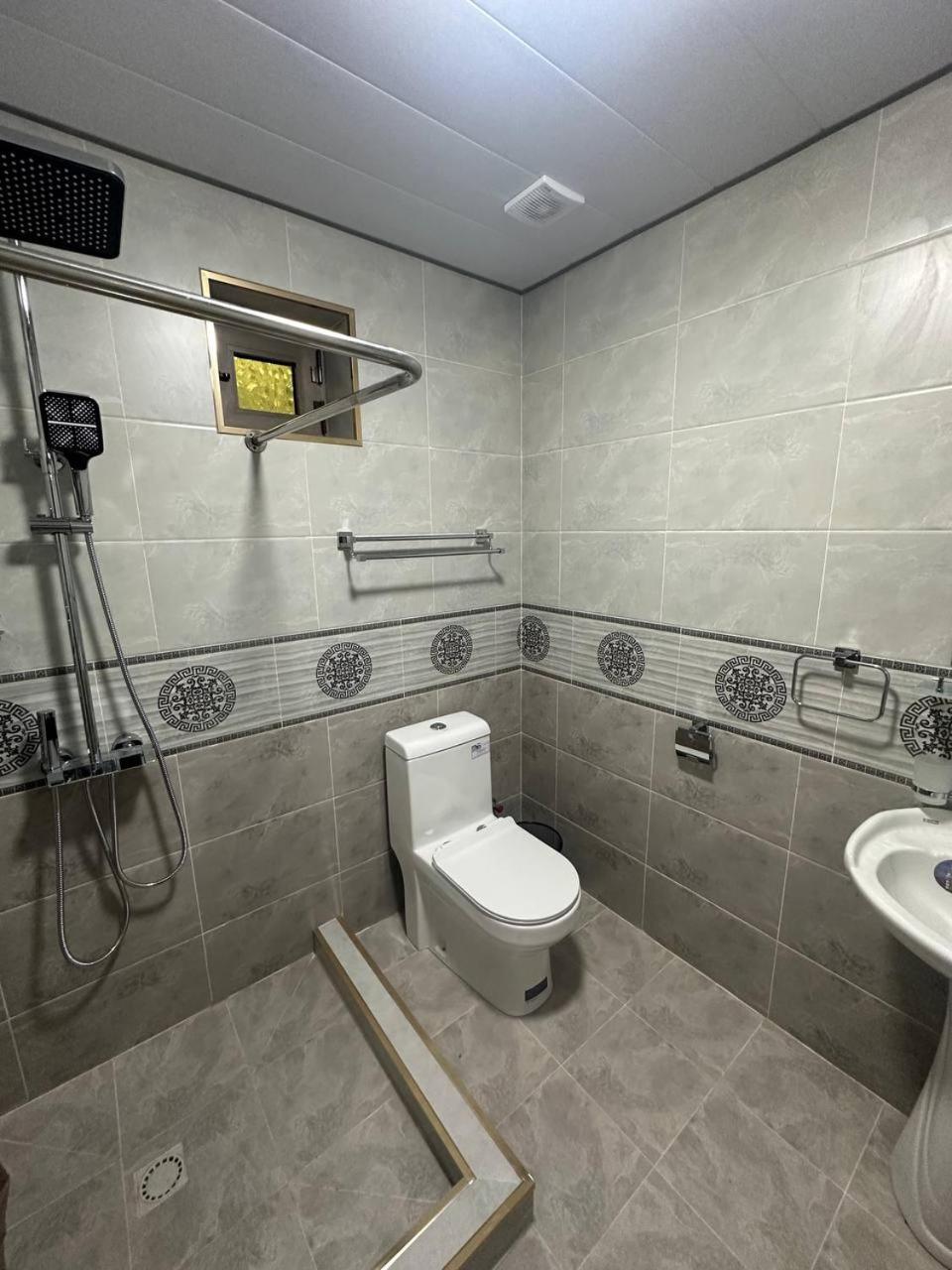 Single Room with Bathroom photo 1