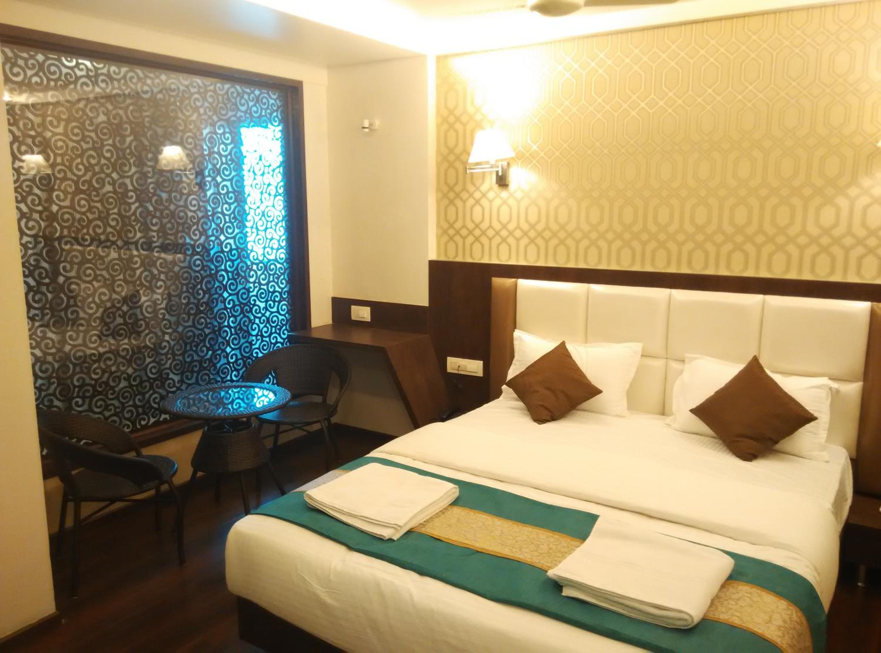 Deluxe King Suite