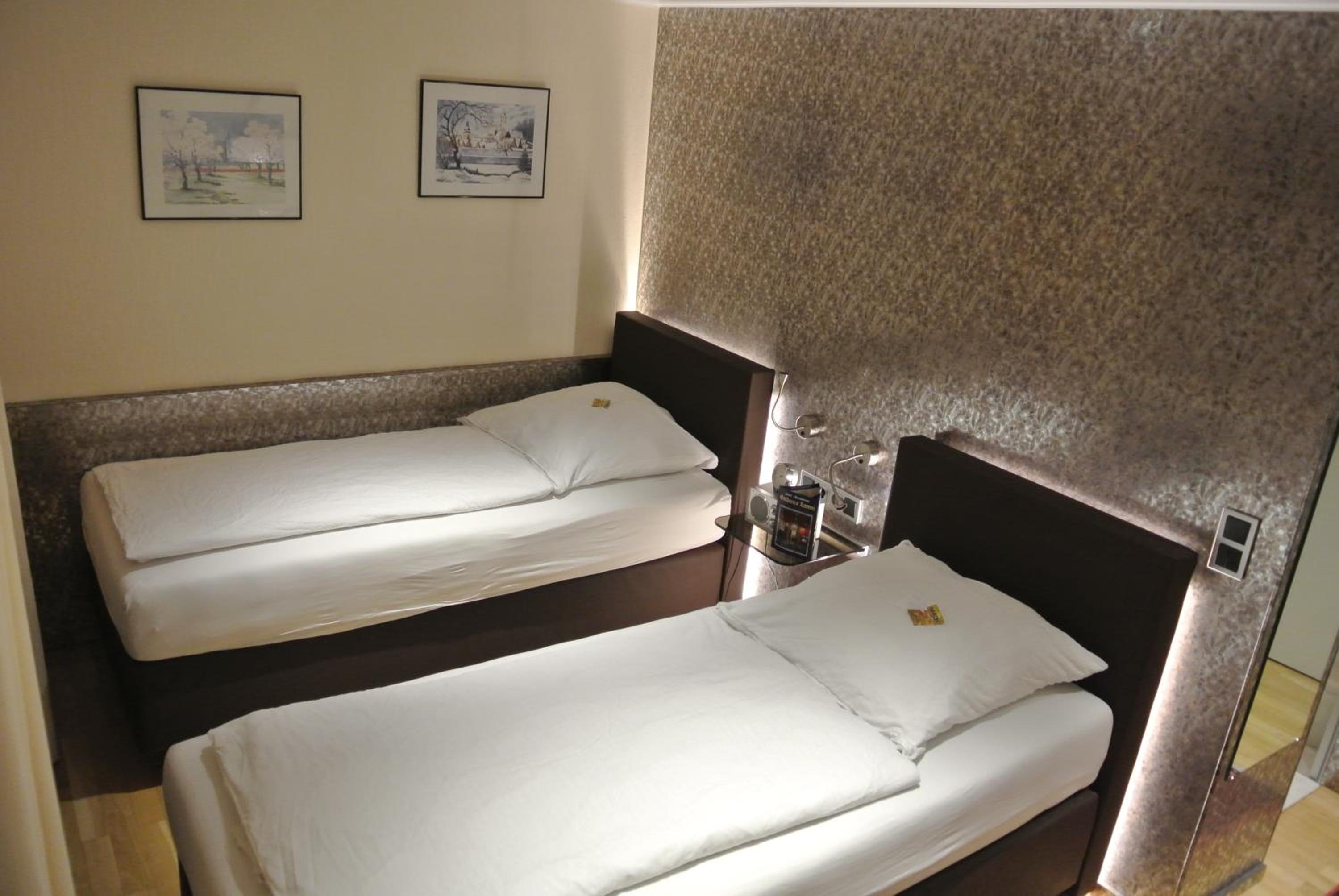 Standard Double Room - Photo 2
