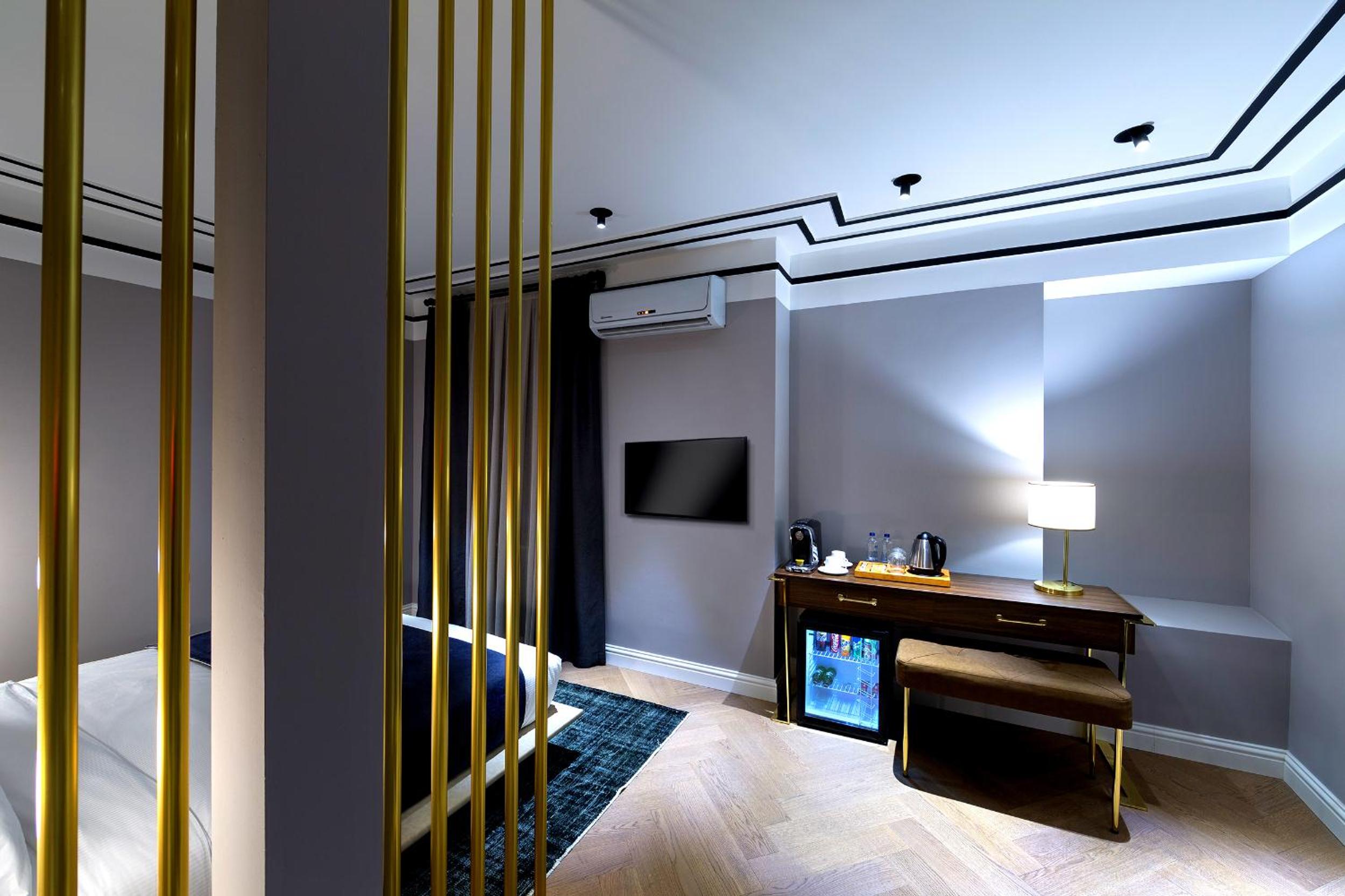 Deluxe Room with Extra Bed photo 3