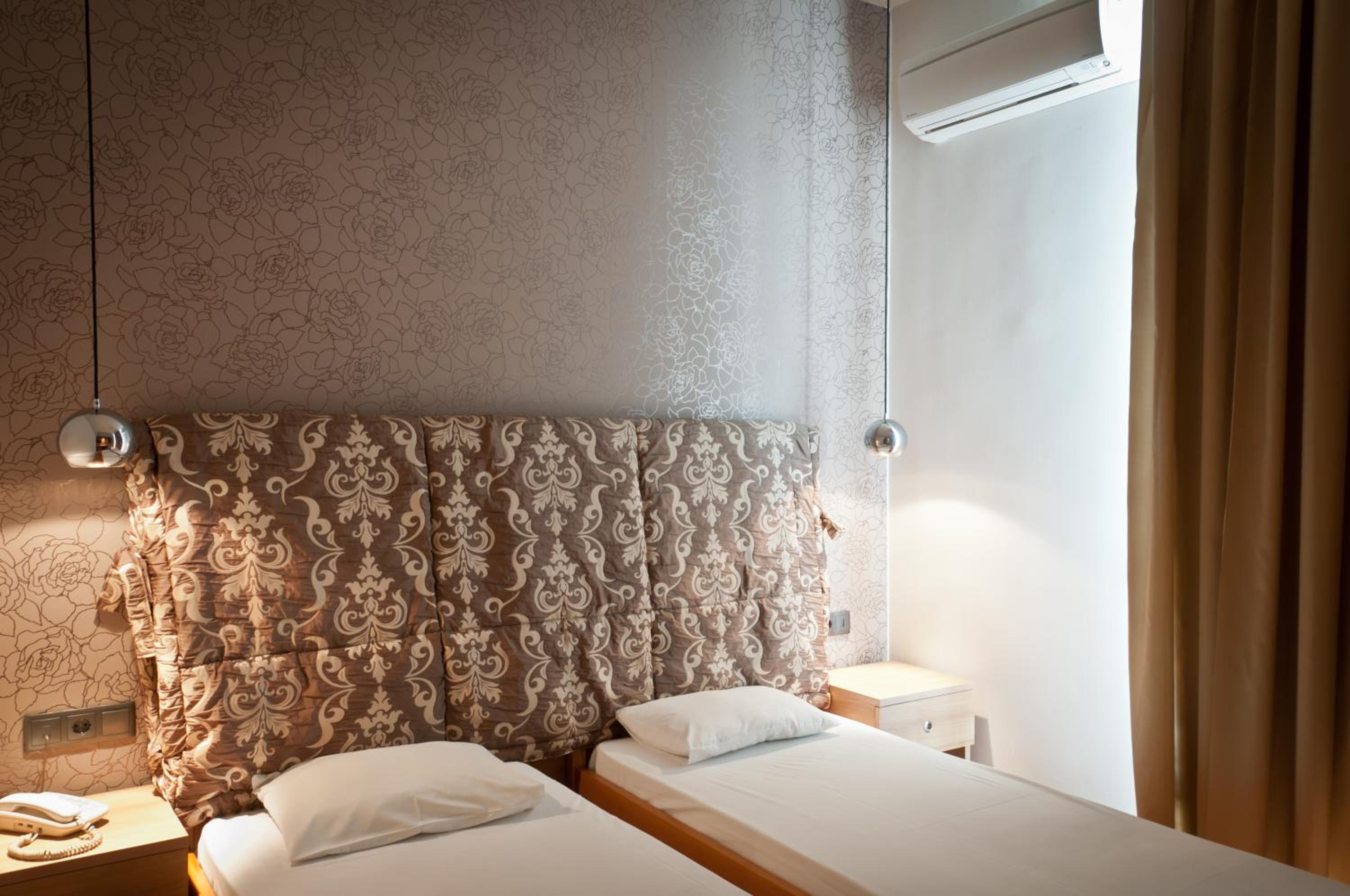 Double or Twin Room photo 3