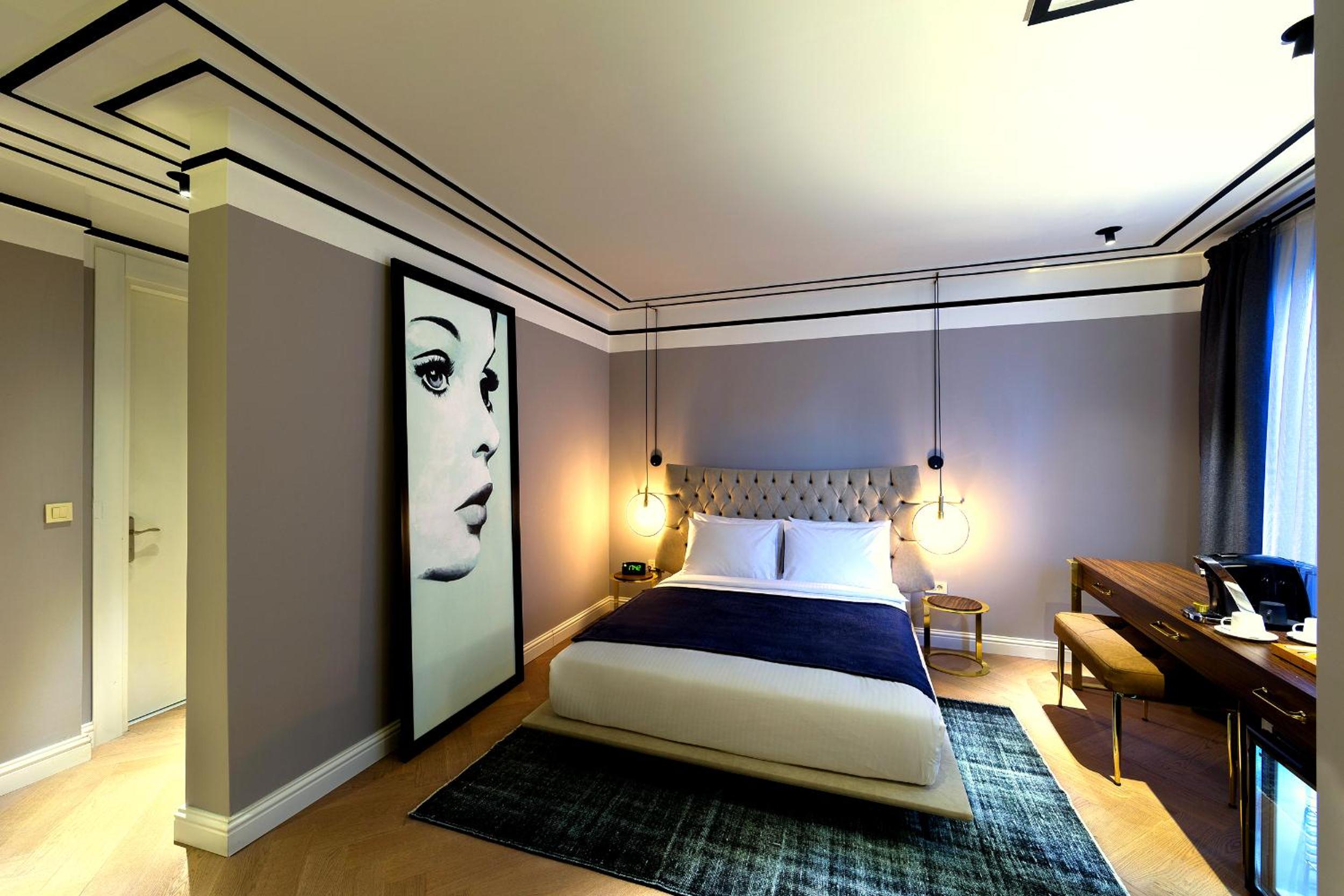 Deluxe Room with Extra Bed photo 2
