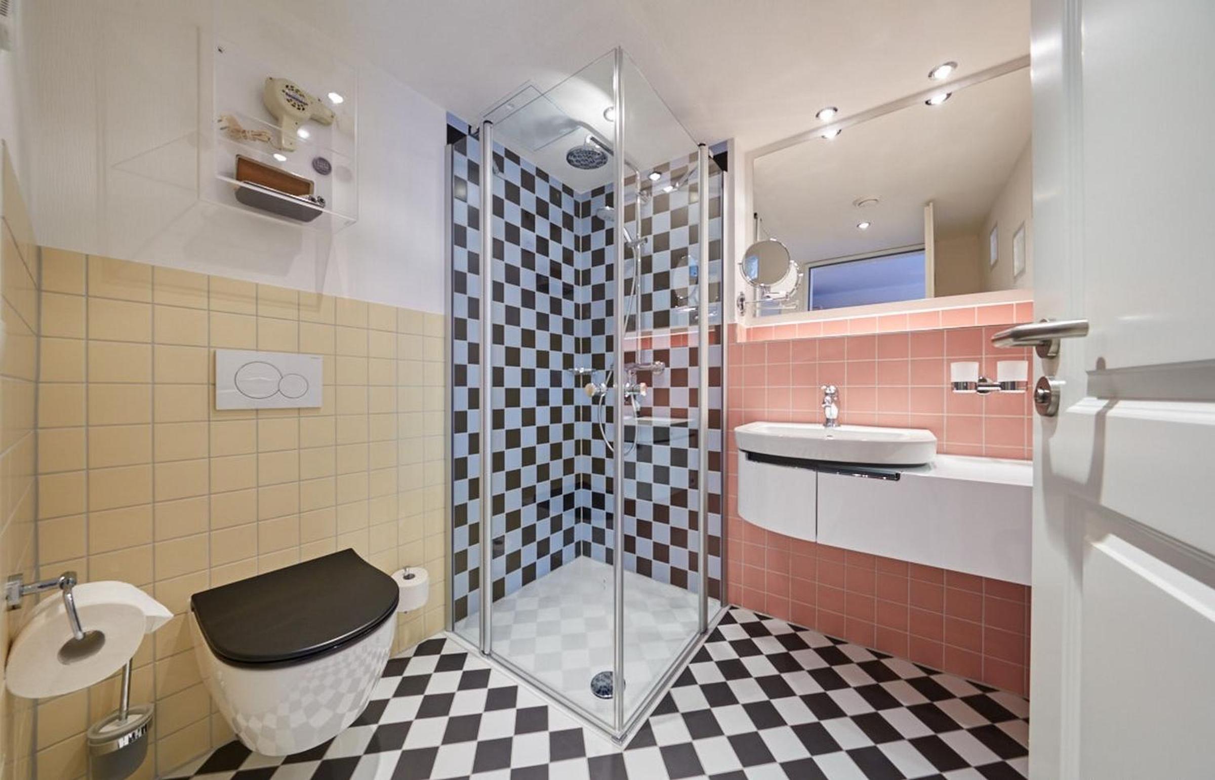 Premium Double Room thumbnail 6