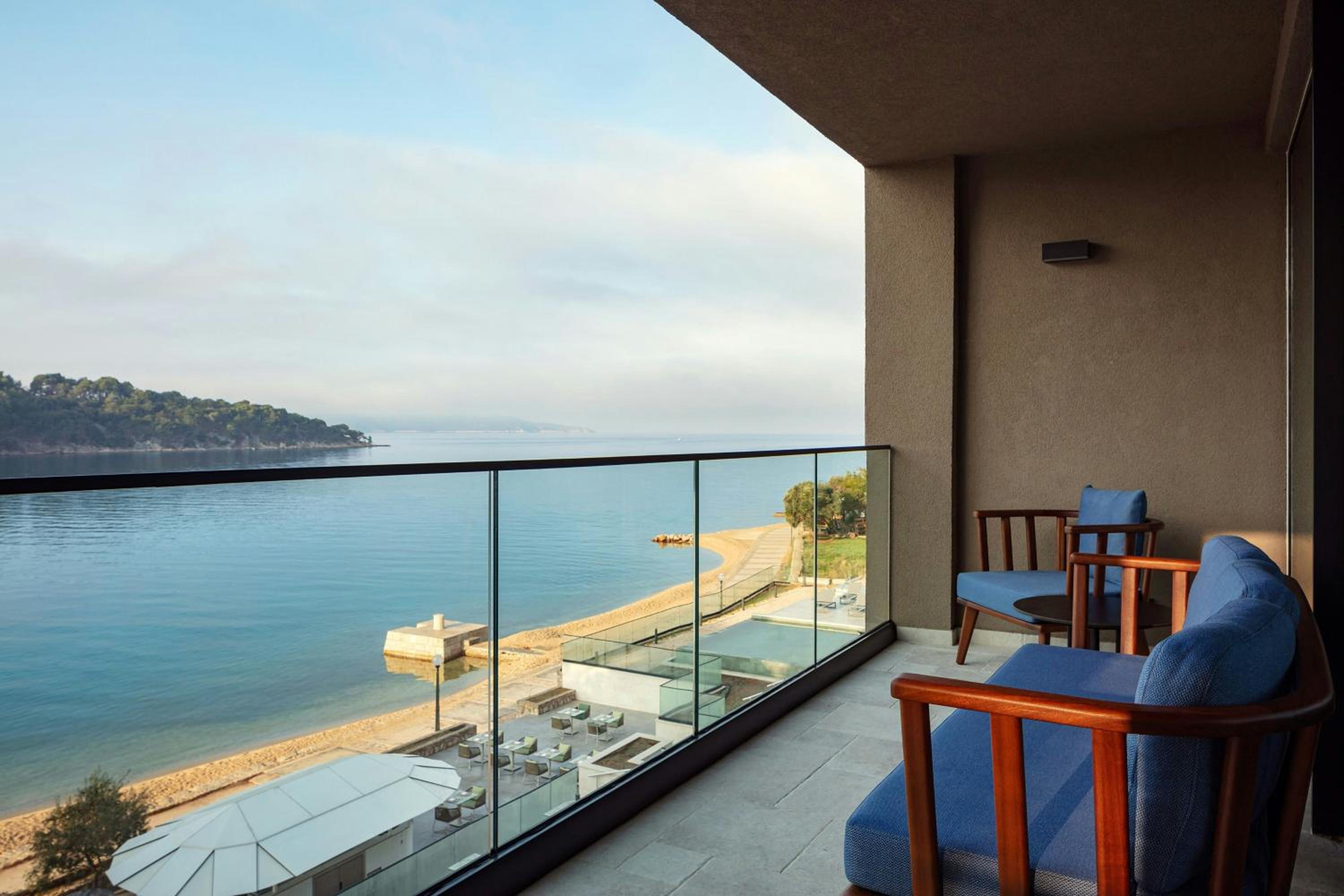 King Suite with Sofa Bed and Balcony - Seafront/The Isolano
