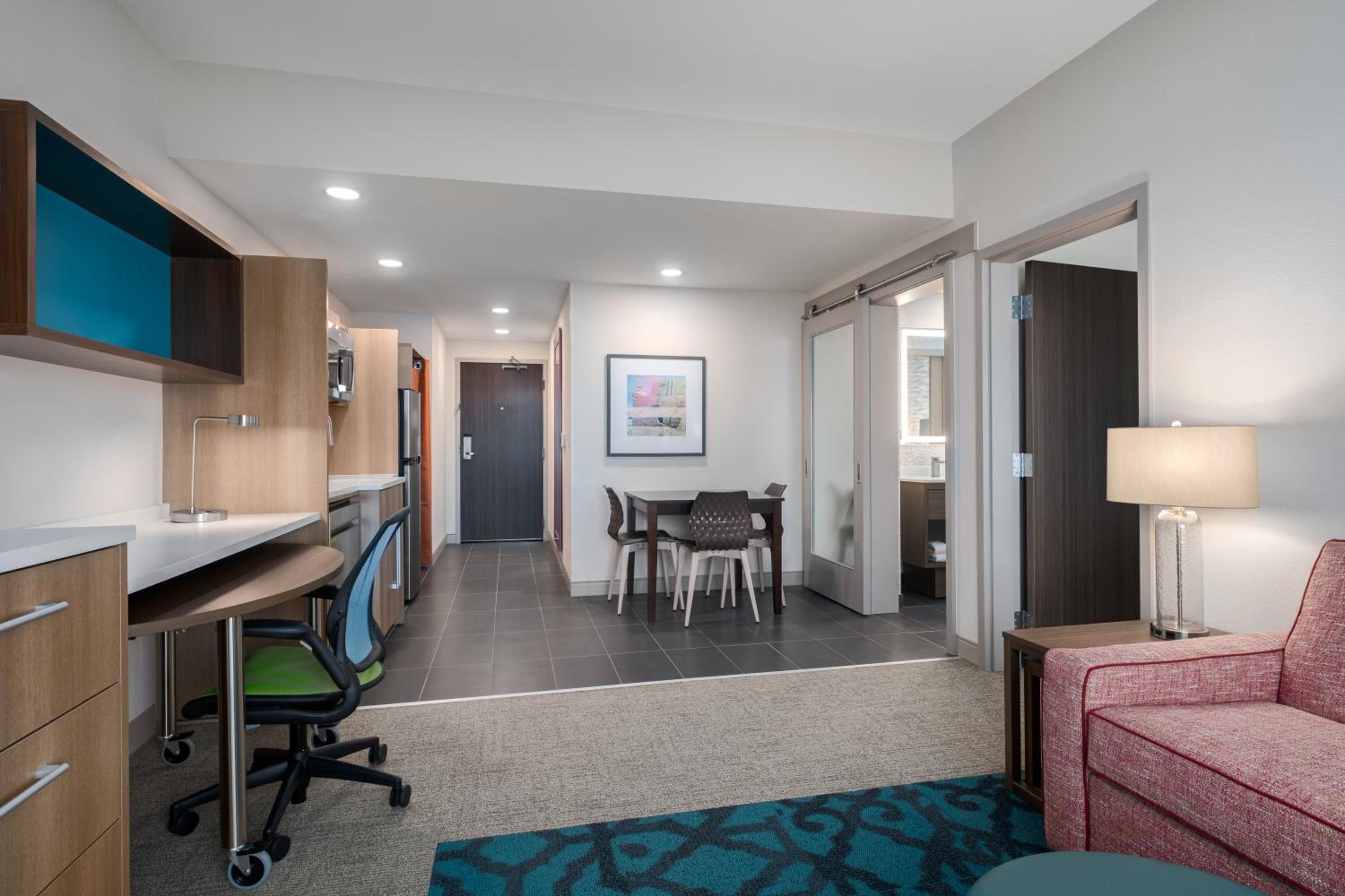 One-Bedroom King Suite photo 2