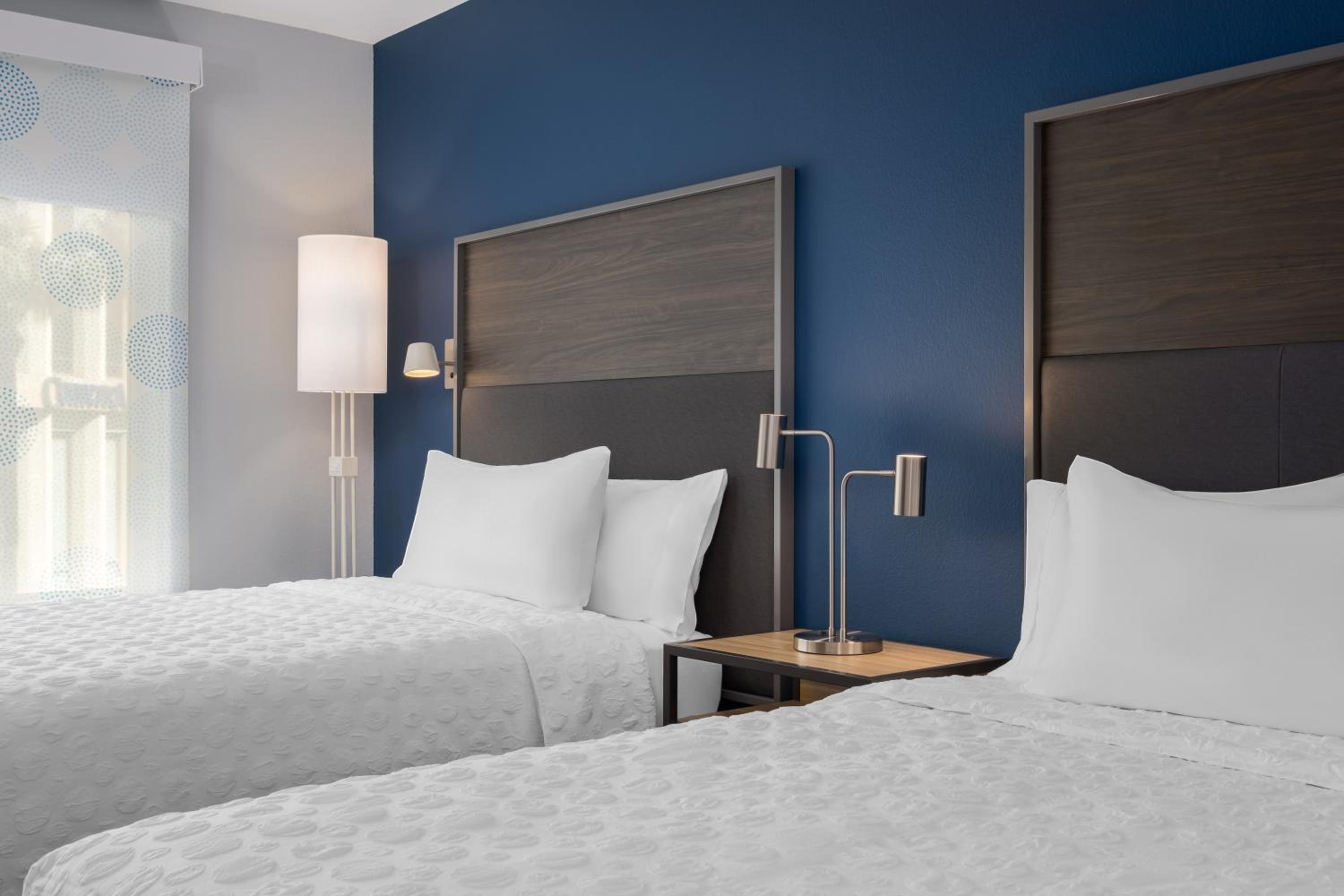 Queen Room with Two Queen Beds and Walk-In Shower - Photo 3
