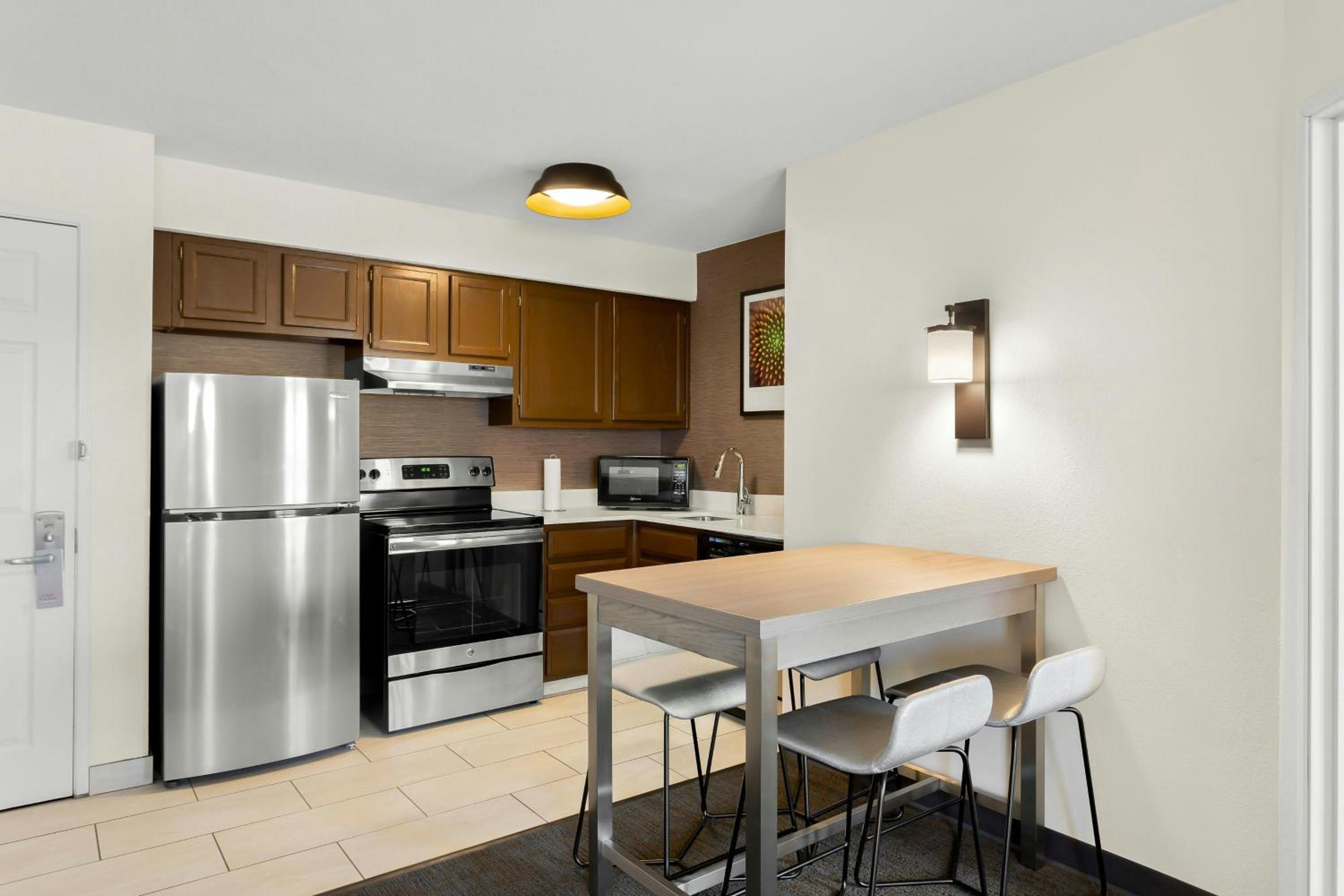 Large Two-Bedroom Suite - Mobility and Hearing Accessible with Roll-in Shower